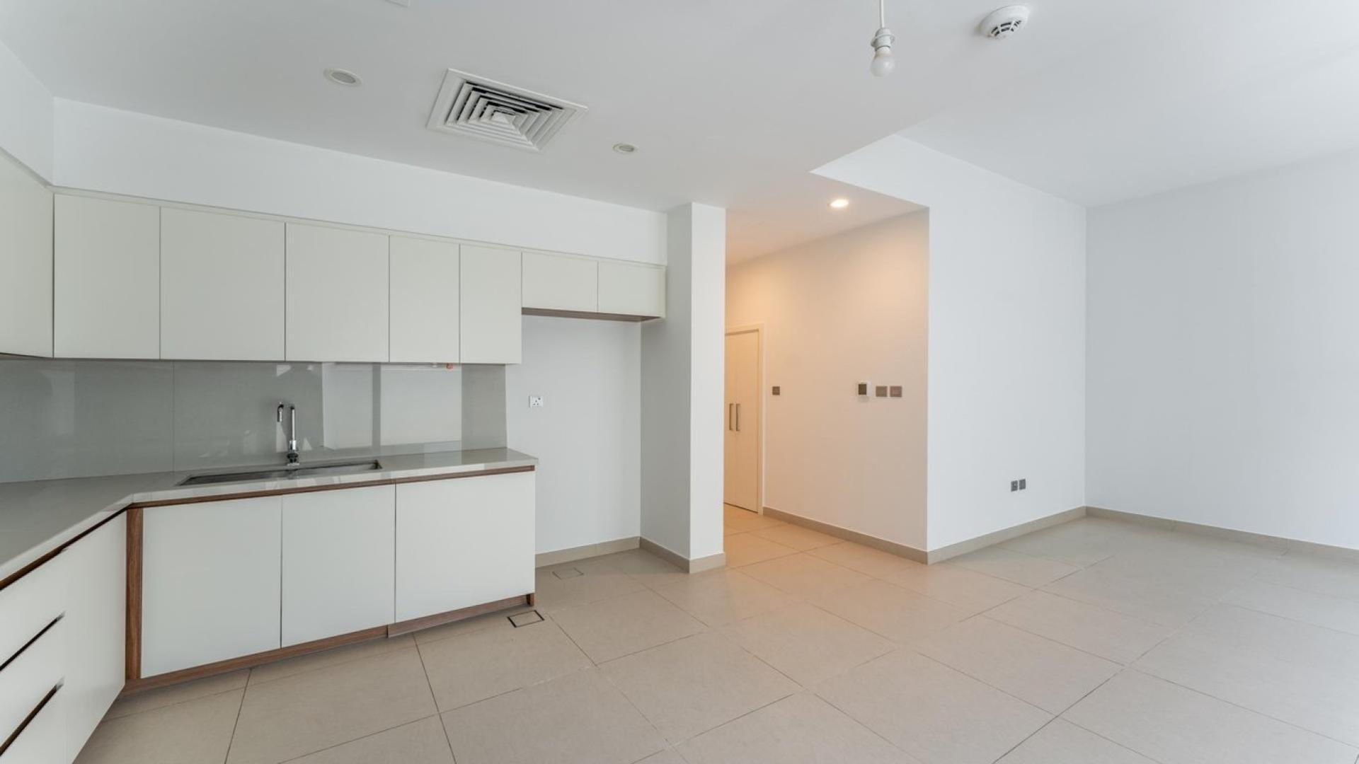 Modern kitchen in 3-bedroom townhouse, Camelia 1, Arabian Ranches 2, available for rent