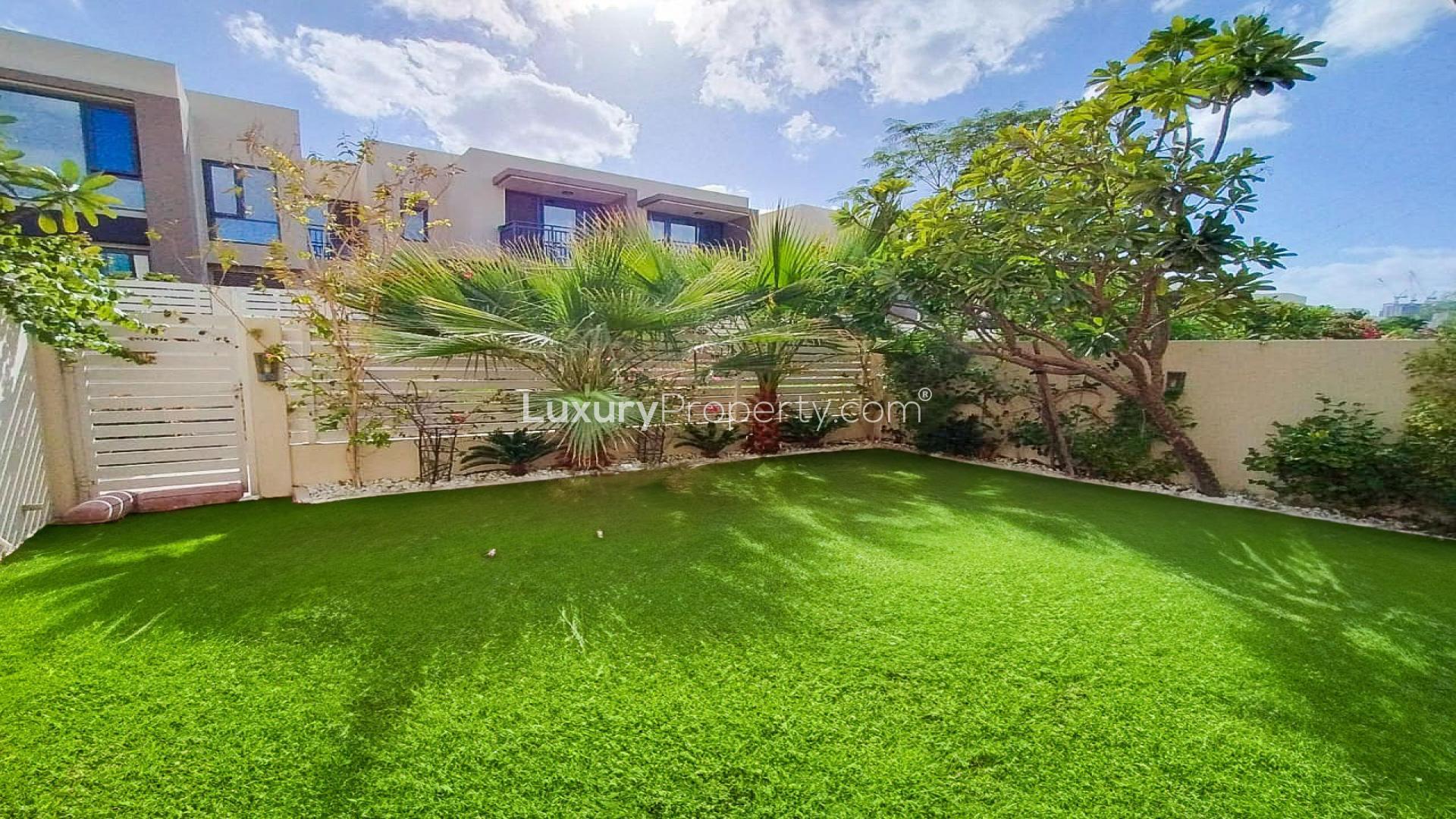 Lush garden view of spacious Maple 2 townhouse in Dubai Hills Estate for rent