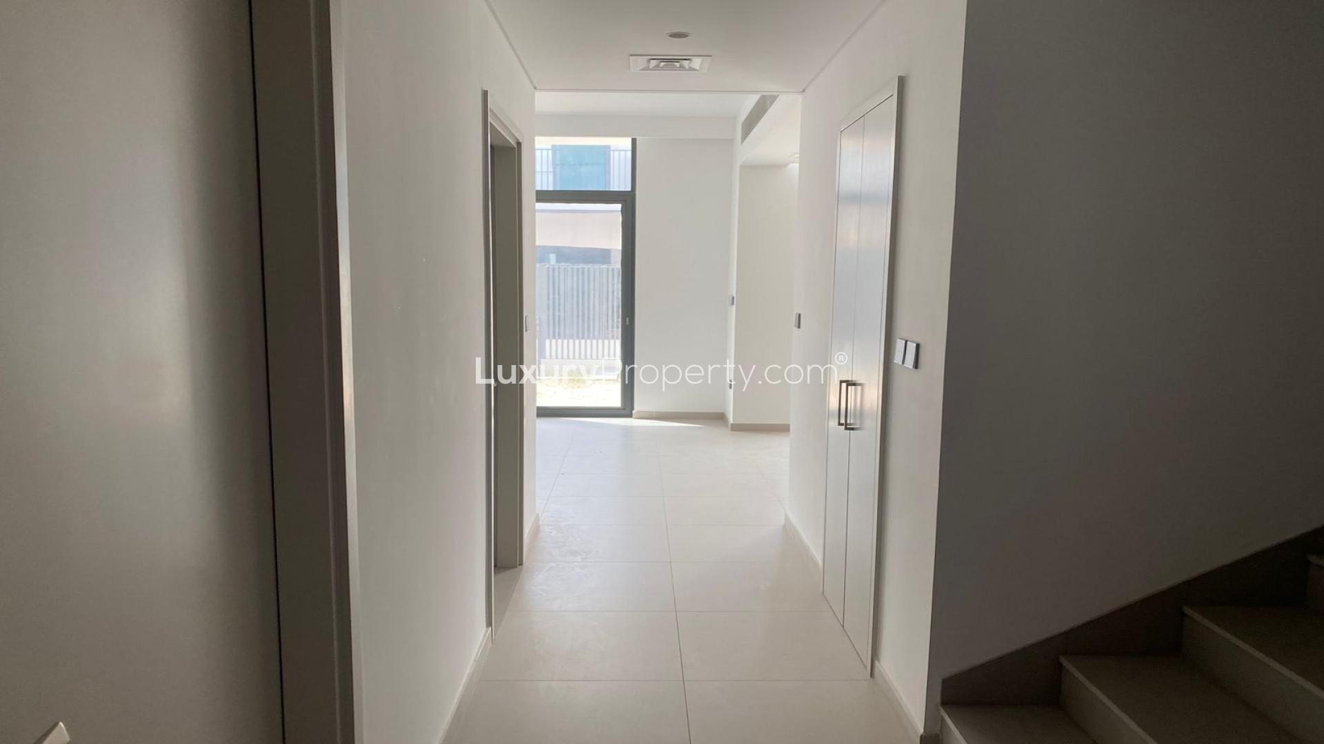 Modern kitchen in 3-bedroom townhouse for rent, Arabian Ranches 3, Joy community