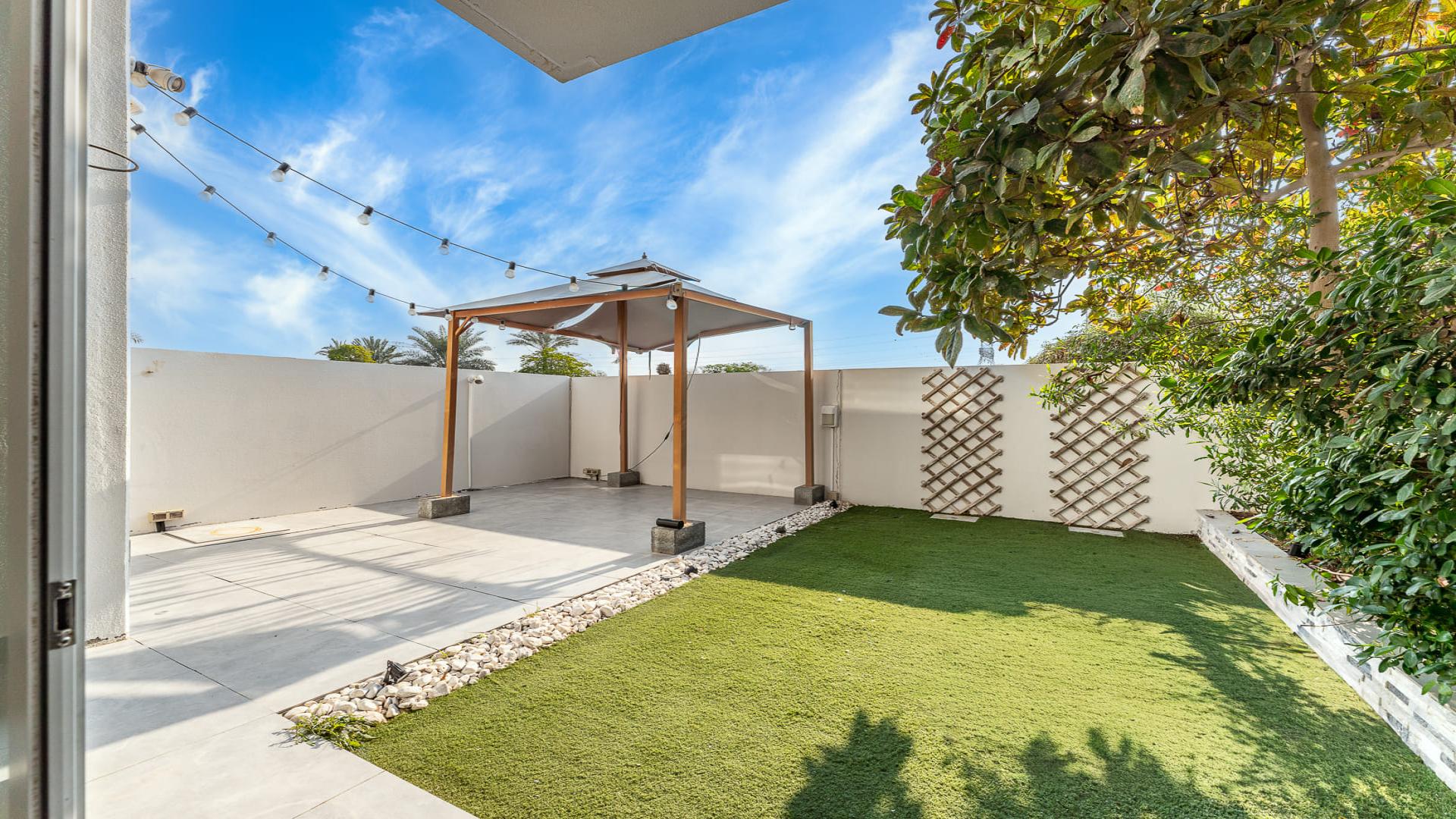 Modern living room in Mudon Arabella Townhouse for rent, featuring stylish decor and furnishings