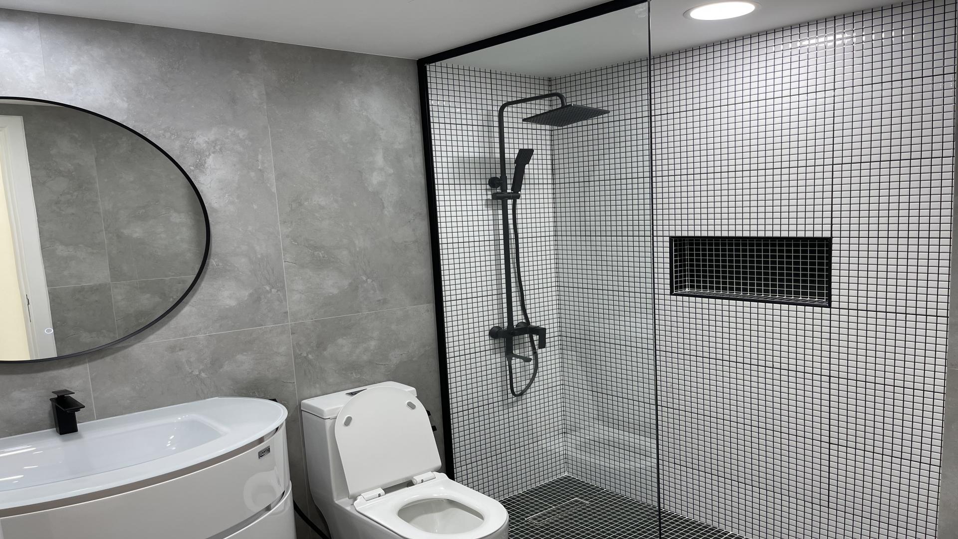 Modern townhouse bedroom with built-in wardrobes in Al Reem, Arabian Ranches