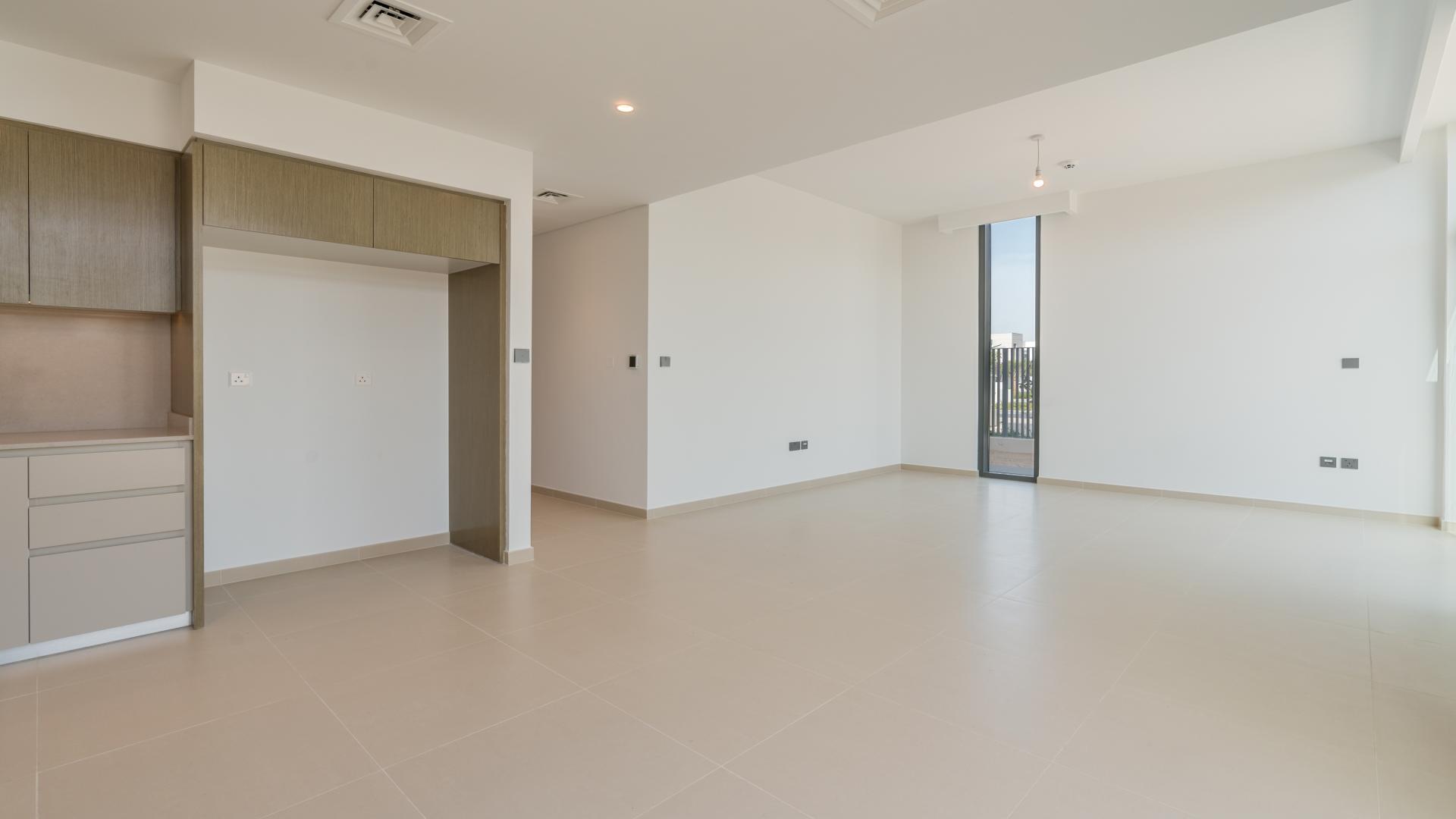 Modern kitchen in three-bedroom townhouse, Arabian Ranches III, Ruba community, available for rent