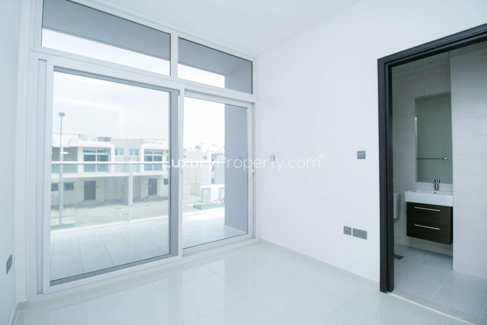 Modern entryway and staircase in 3-bedroom townhouse for rent, Akoya Oxygen, Albizia