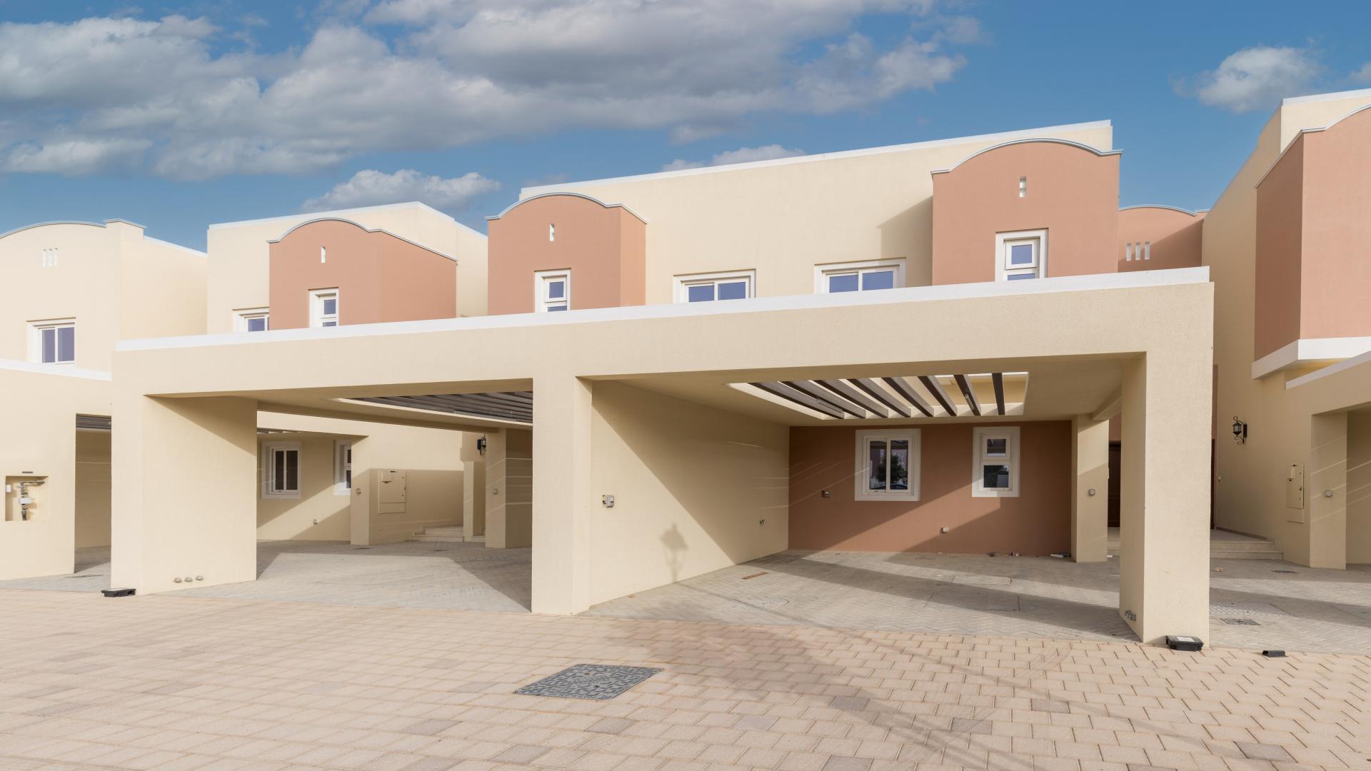 Stylish townhouse in Villanova, Dubai Land with direct park access and children's playground