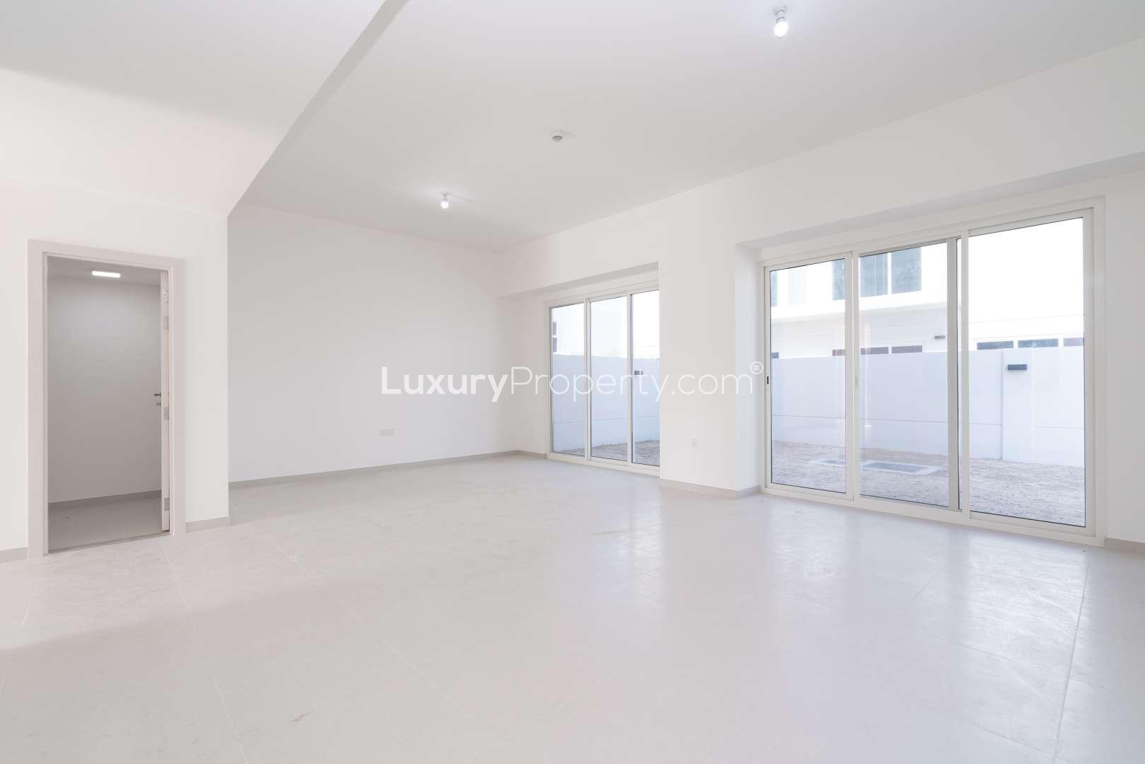 Three-bedroom semi-detached townhouse exterior in Arabella 3 Mudon for rent