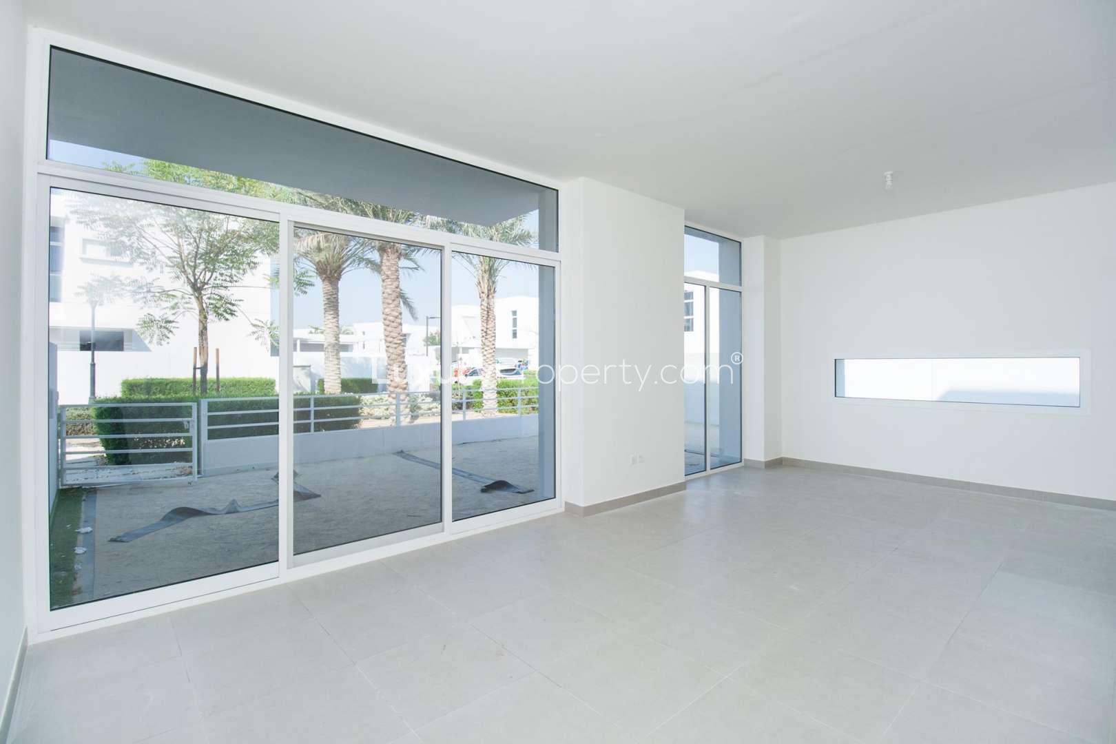 Spacious 3-bedroom semi-detached villa in Arabella Townhouses, Mudon, for rent