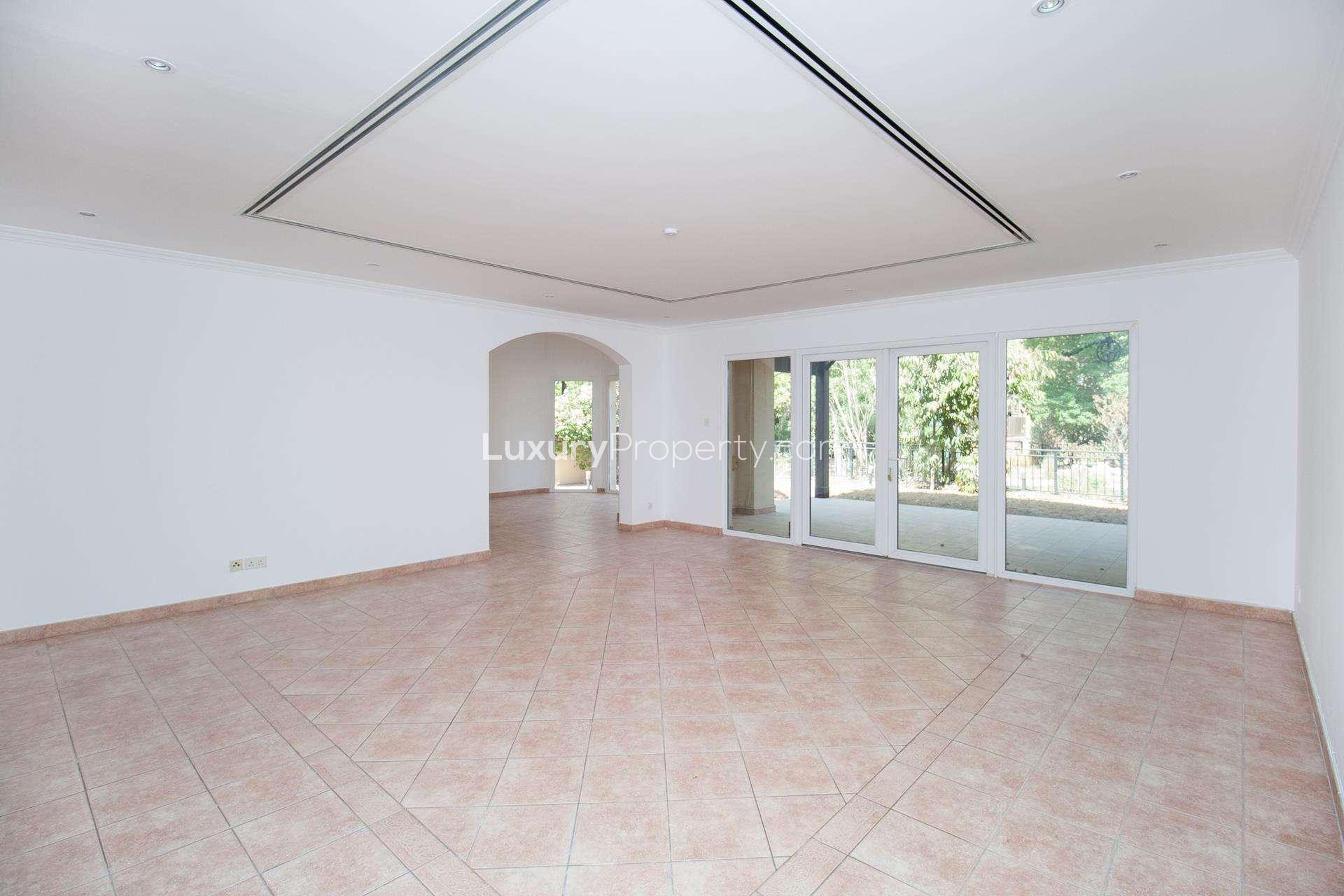 Empty room in spacious townhouse, Green Community East, available for rent