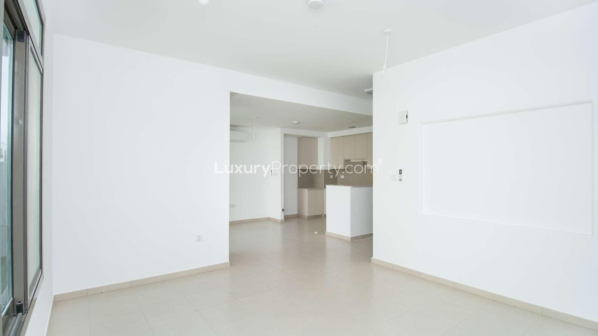 Staircase and hallway in 3-bedroom townhouse for rent, Hayat Townhouses, Dubai