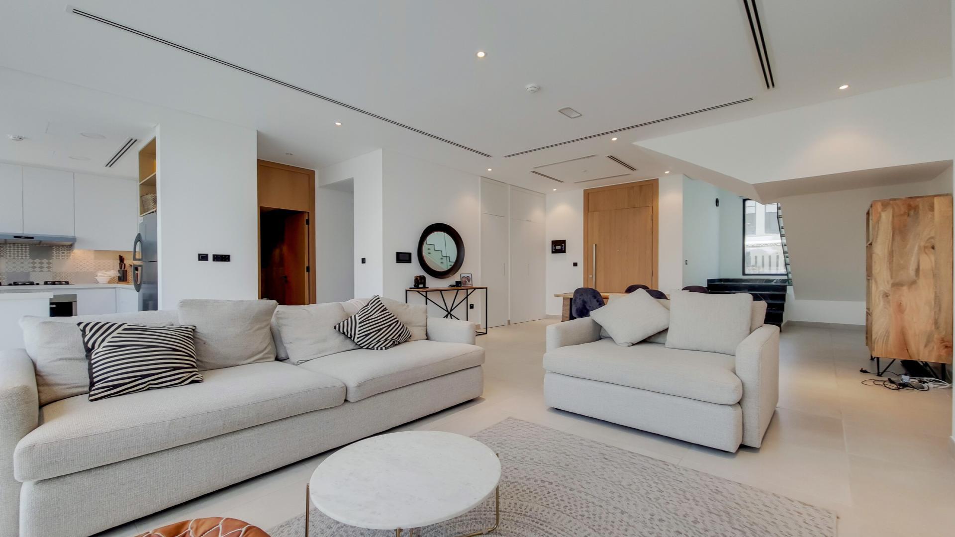 Outdoor patio with private pool in Jumeirah Golf Estates townhouse for rent