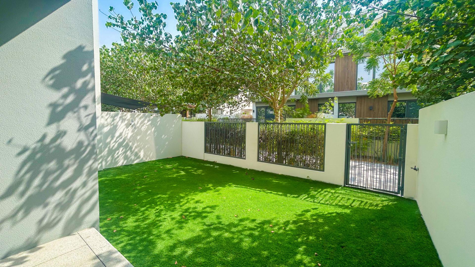 Modern living area in 3-bedroom townhouse, Elan, Tilal Al Ghaf, Dubai. Spacious and bright interior