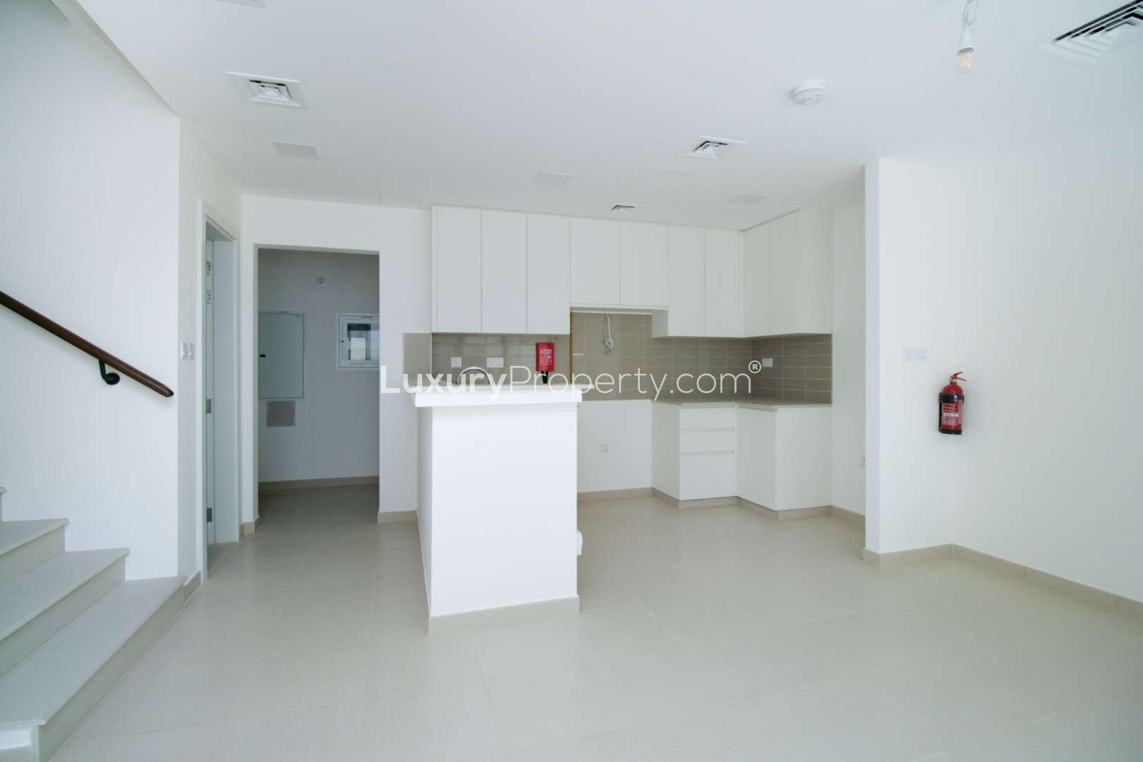 Modern kitchen in 3-bedroom townhouse for rent, Naseem Townhouses, Town Square