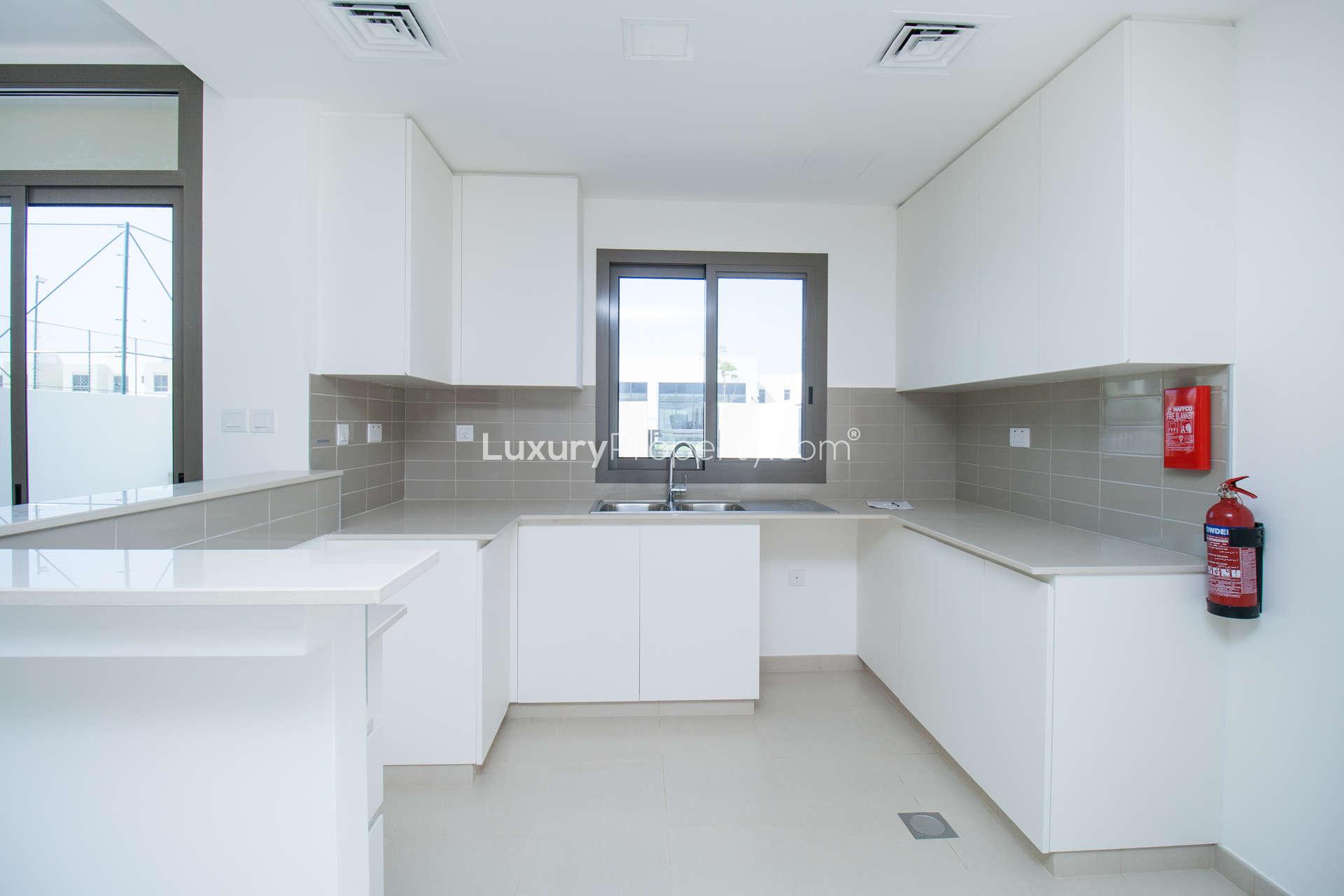 Modern kitchen in 3-bedroom townhouse for rent, Noor, Town Square, LP04801