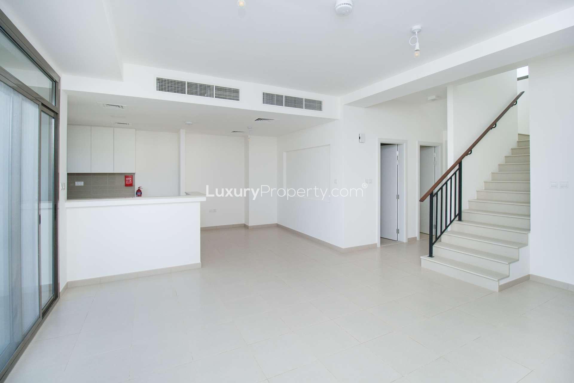 Modern kitchen in 3-bedroom townhouse for rent, Noor Townhouses, Town Square