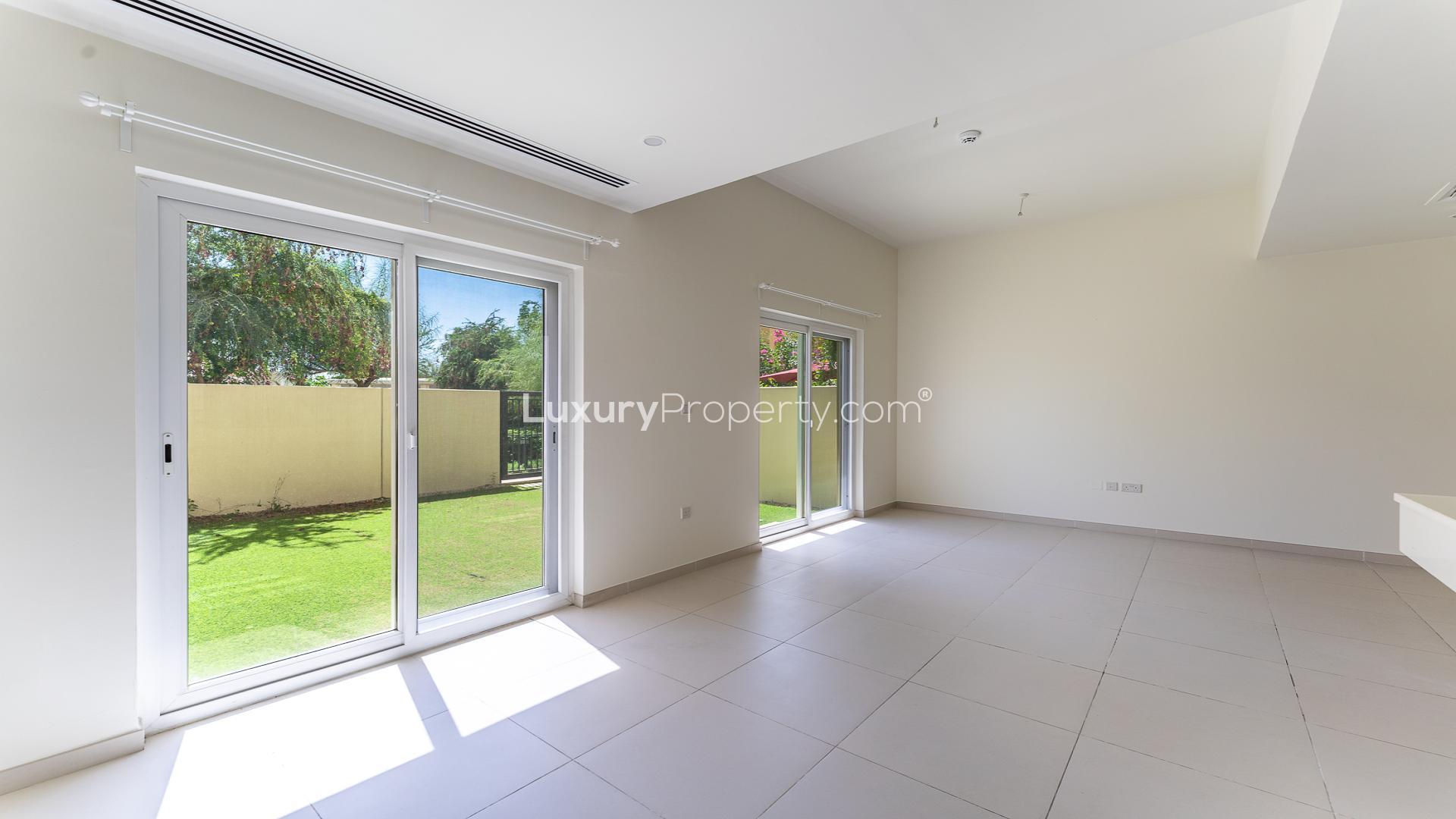 Spacious living area in 3-bedroom townhouse for rent at Amaranta, Villanova
