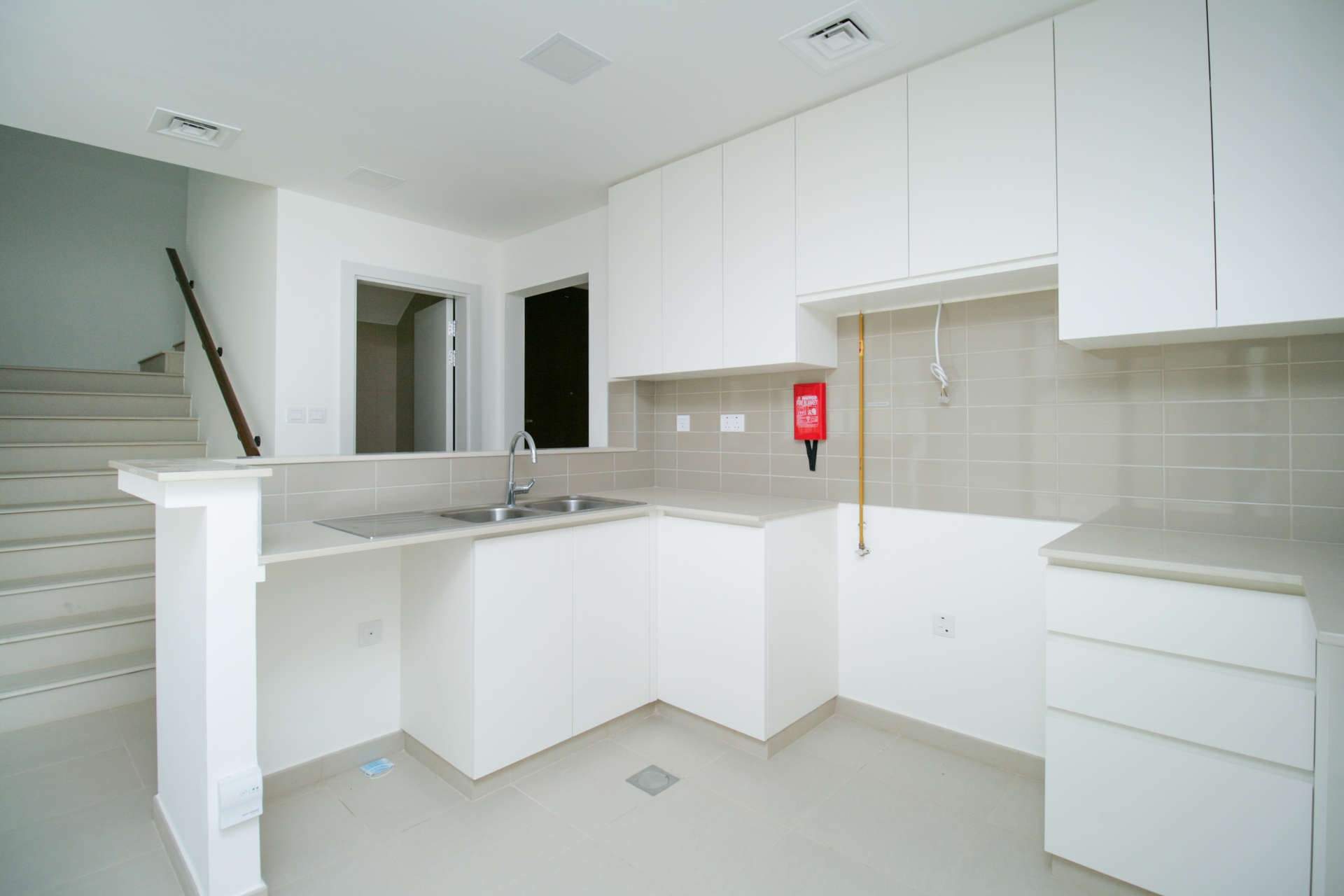 Modern kitchen in 3-bedroom townhouse, Safi Townhouses, Town Square, available for rent