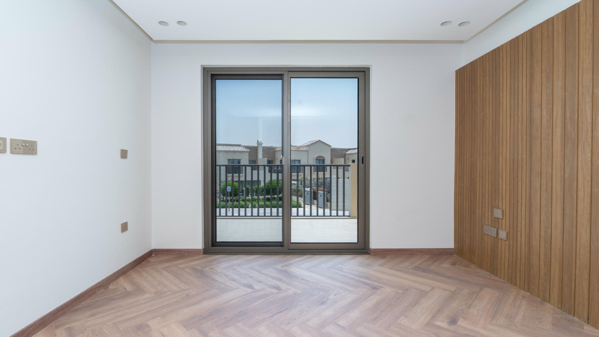 Modern kitchen interior in 3-bedroom townhouse, Jasmine Lane, Jumeirah Golf Estates, for rent