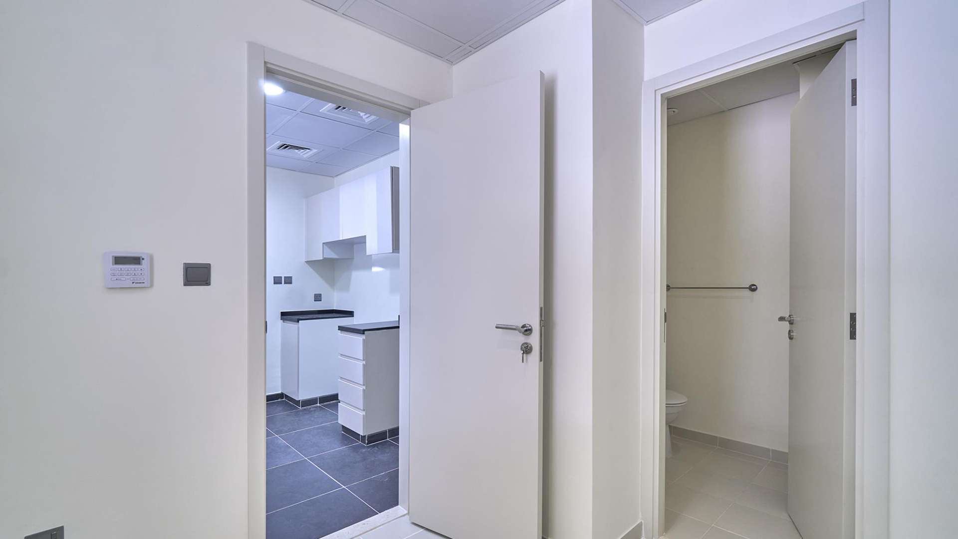 Modern kitchen in brand new 3-bedroom townhouse for rent in Dubailand, Zinnia community