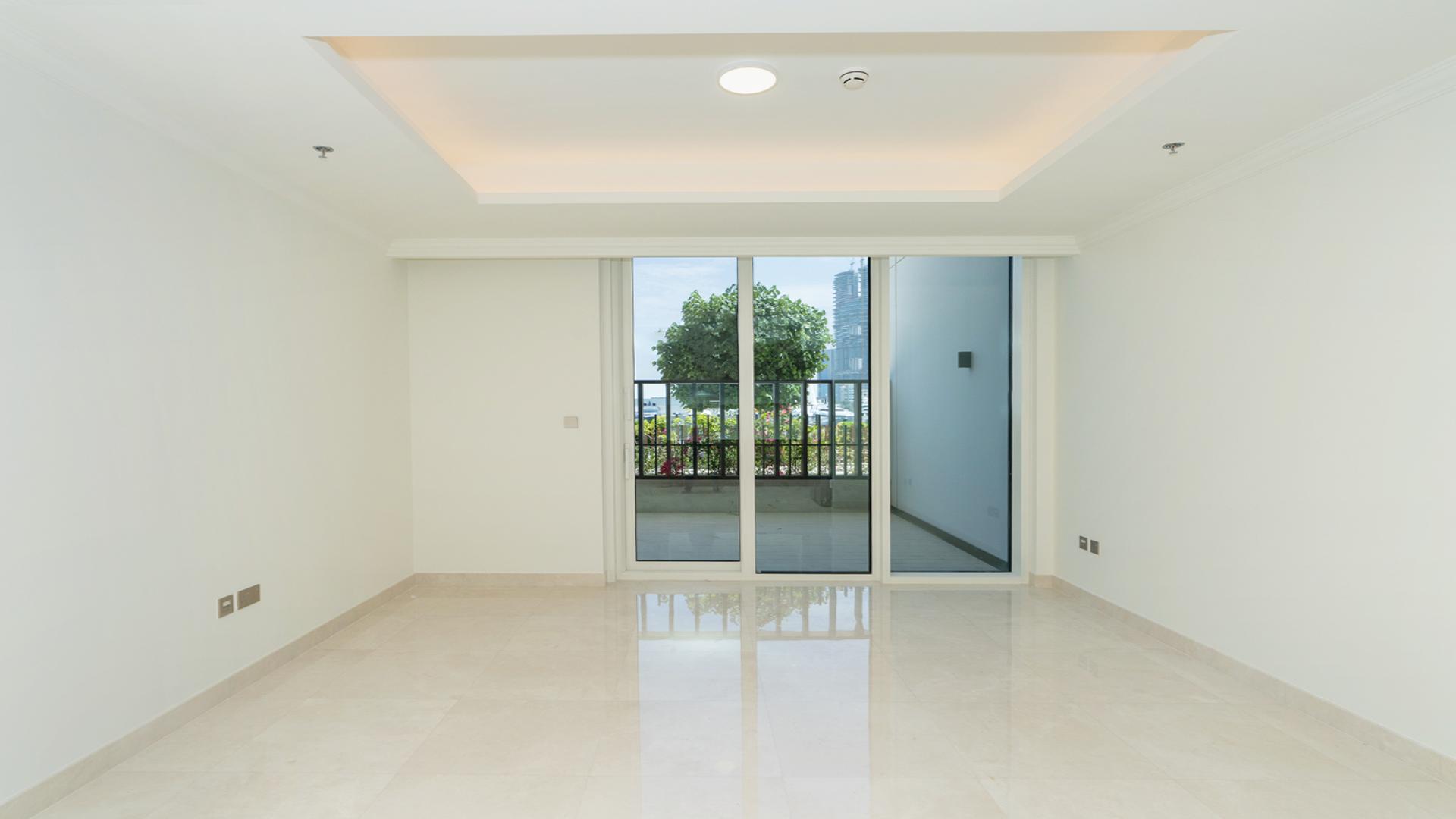 Private terrace with garden view in Emaar Beachfront townhouse, Sunrise Bay LP48771