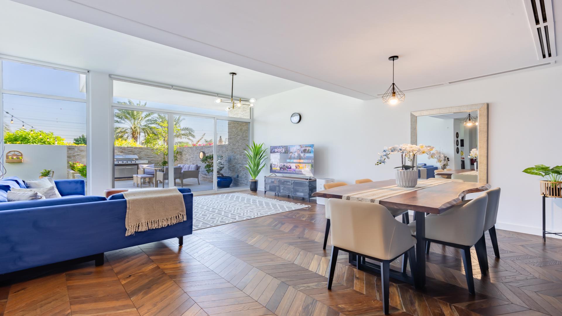 Exterior view of Arabella Townhouse with garden in Mudon community, LP38977