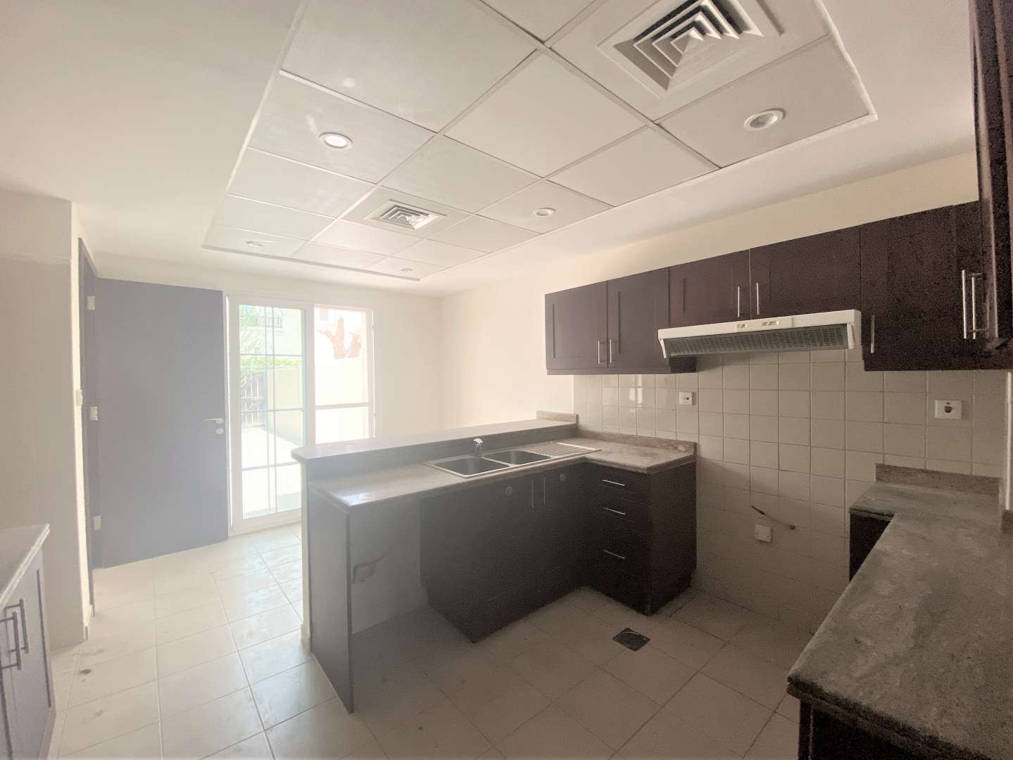 Spacious living room in 3-bedroom villa, Al Reem 3, Arabian Ranches, for sale