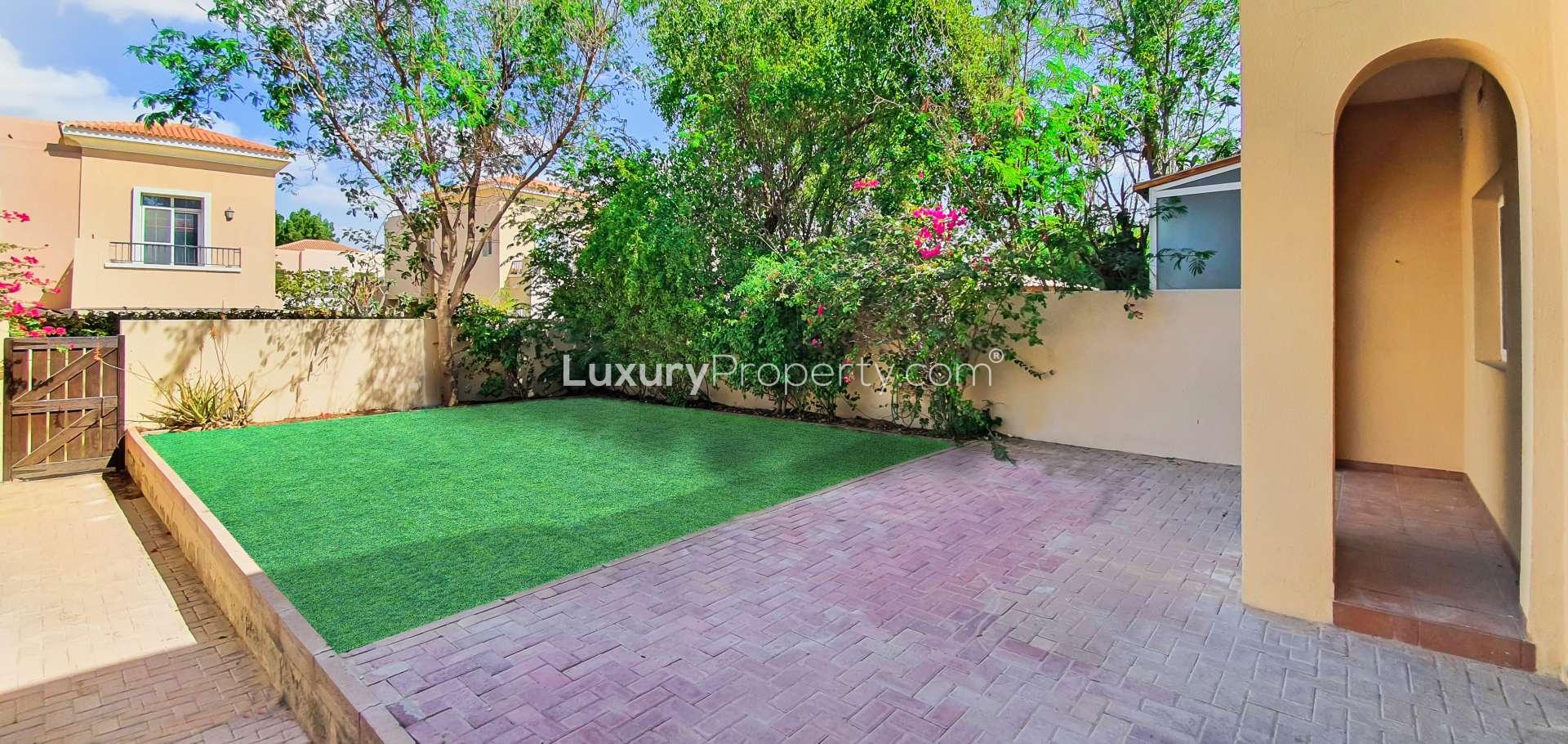 Empty living room in a 3-bedroom townhouse, Al Reem, Arabian Ranches, for sale