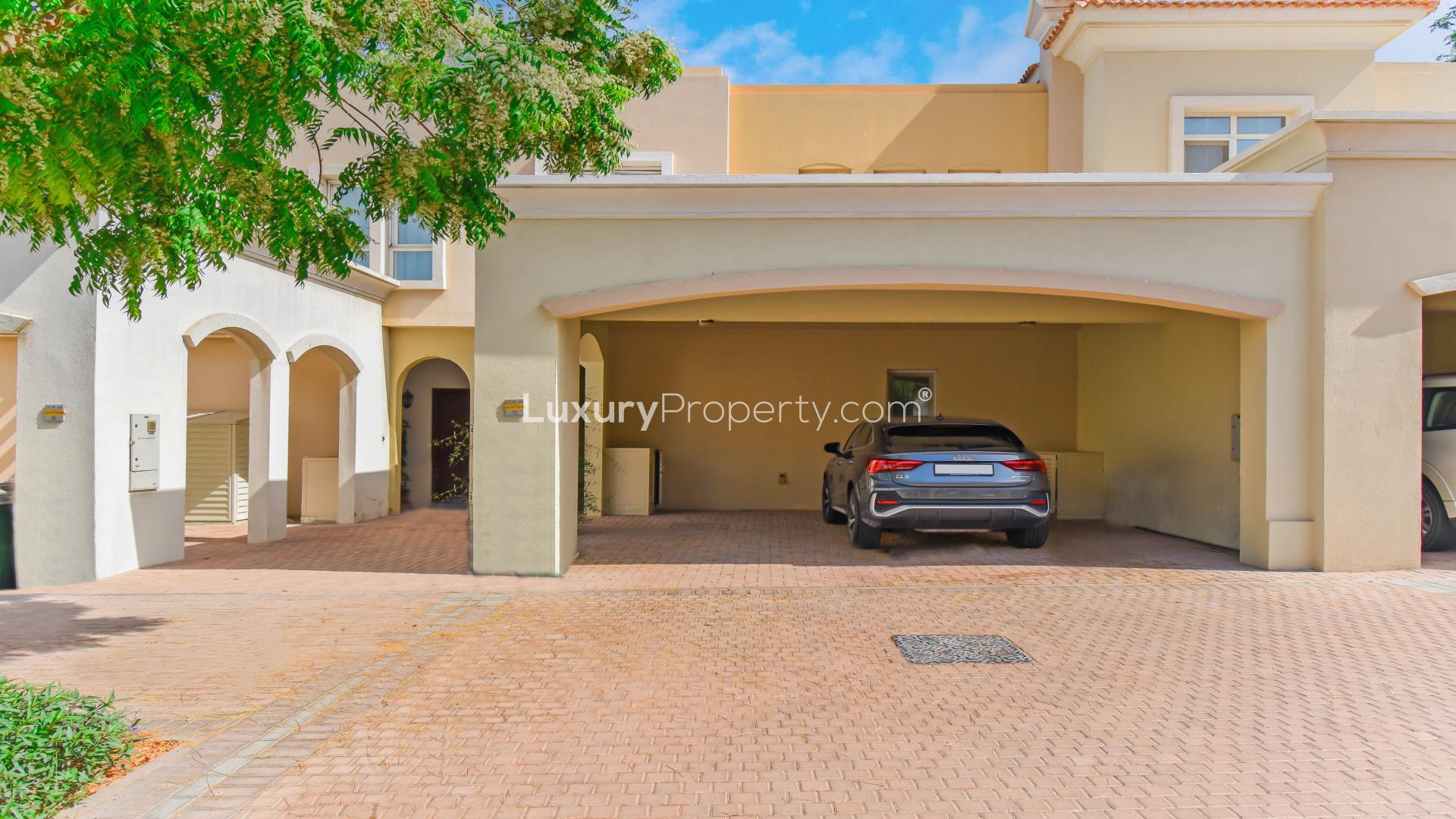 Open-plan living area with kitchen in 3-bedroom townhouse, Al Reem, Arabian Ranches 1