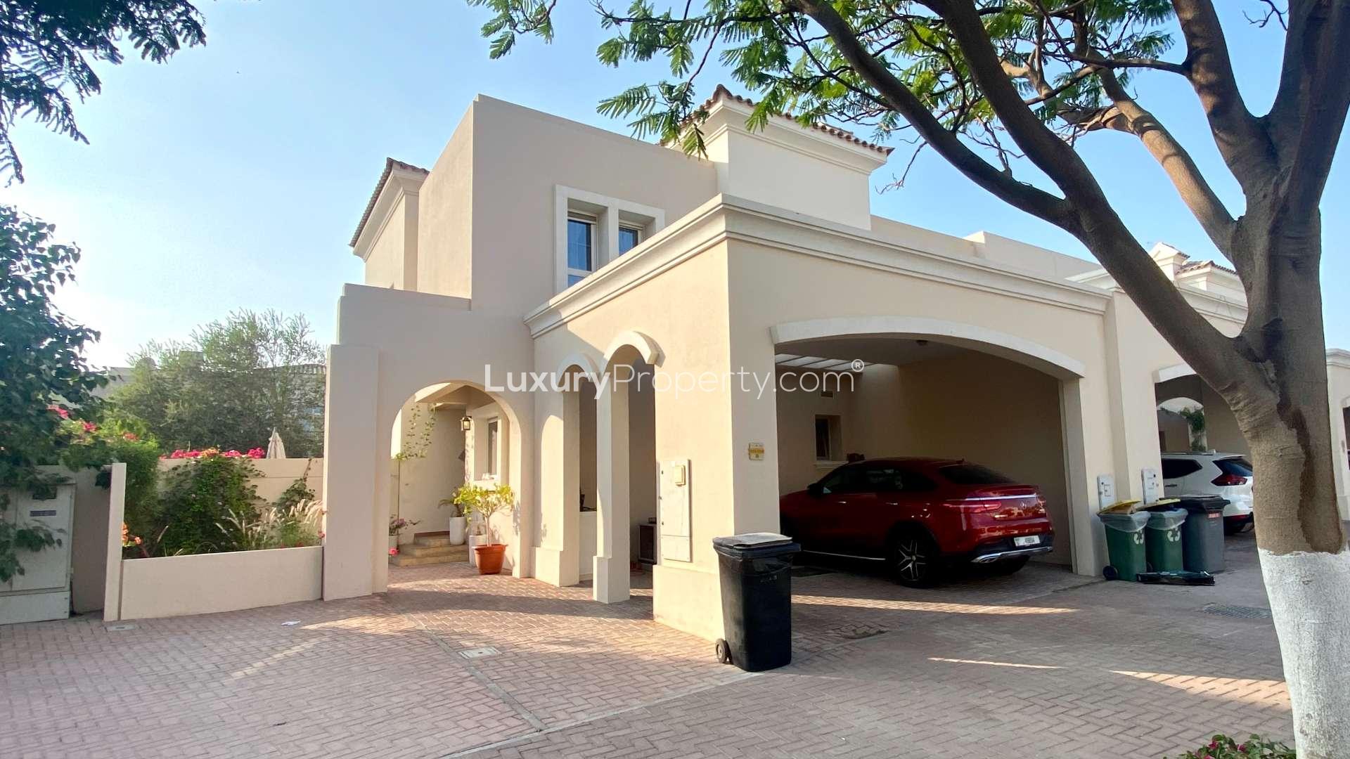 Townhouse for sale in Arabian Ranches, Alma; large plot, immaculate condition, three bedrooms