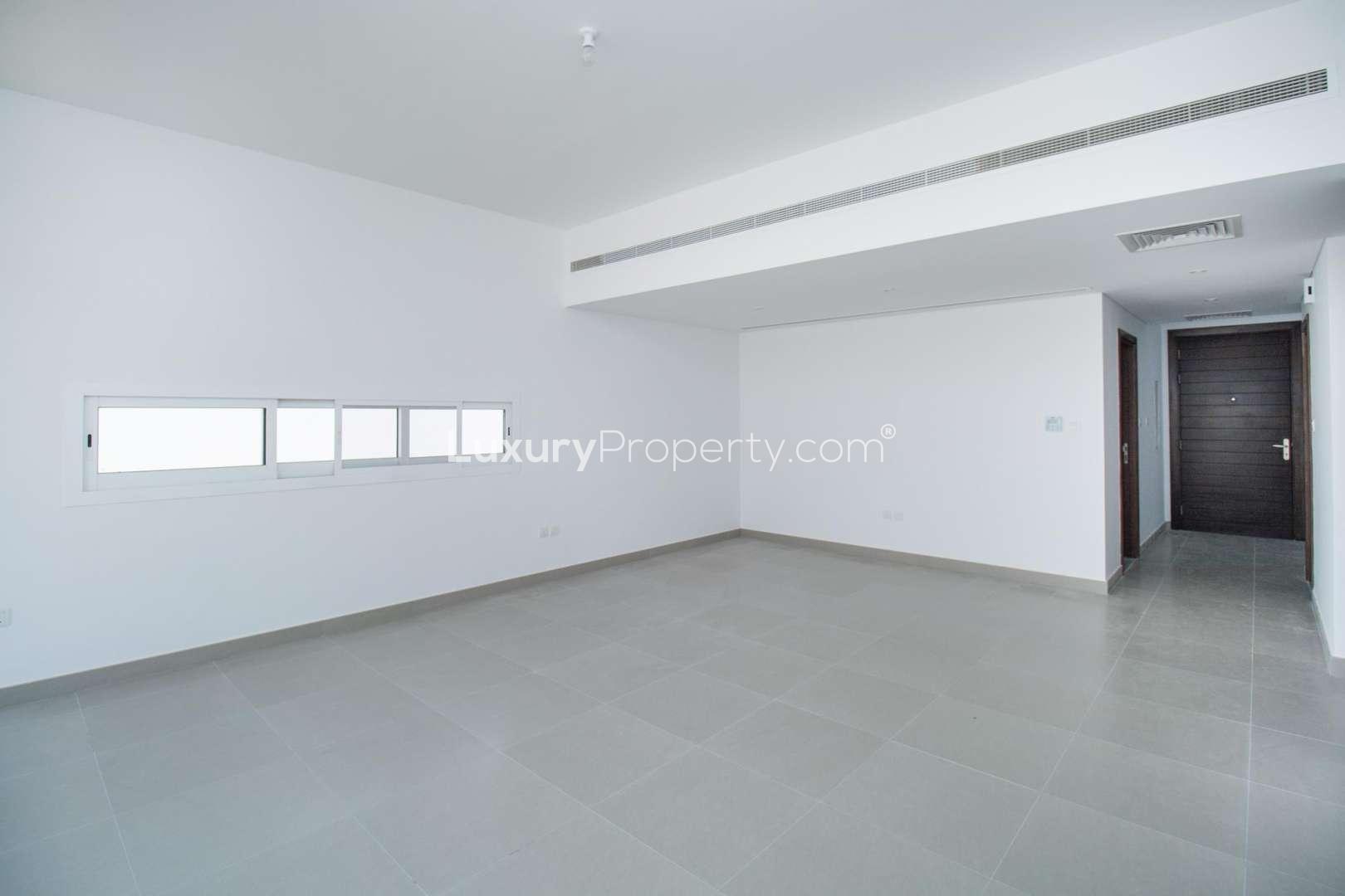 Spacious living room in 3-bedroom townhouse, Arabella 2, Mudon, for sale