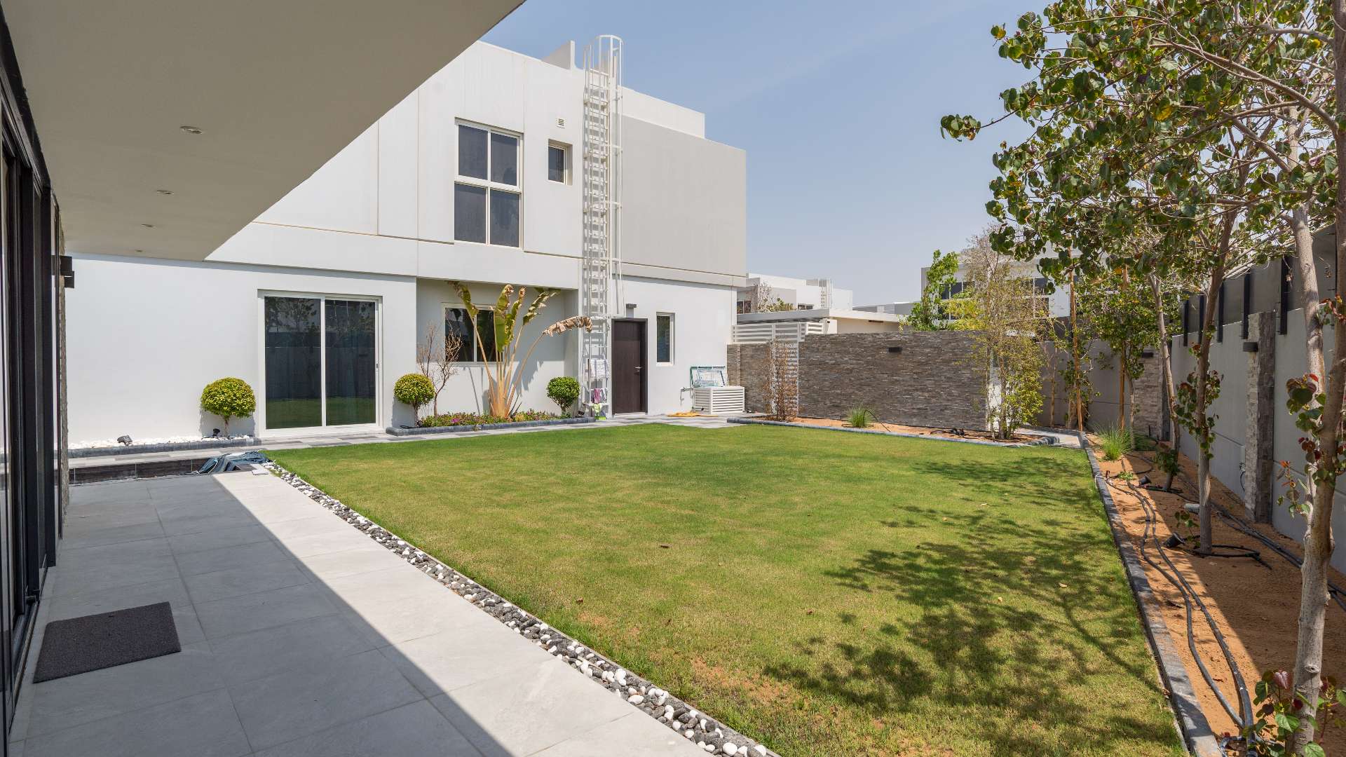 Modern bathroom in 3-bedroom semi-detached townhouse, Arabella 3, Mudon, for sale