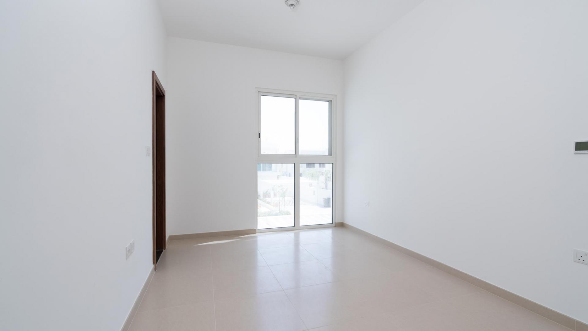 Spacious living area in 3-bedroom townhouse for sale, Arabella 3, Mudon