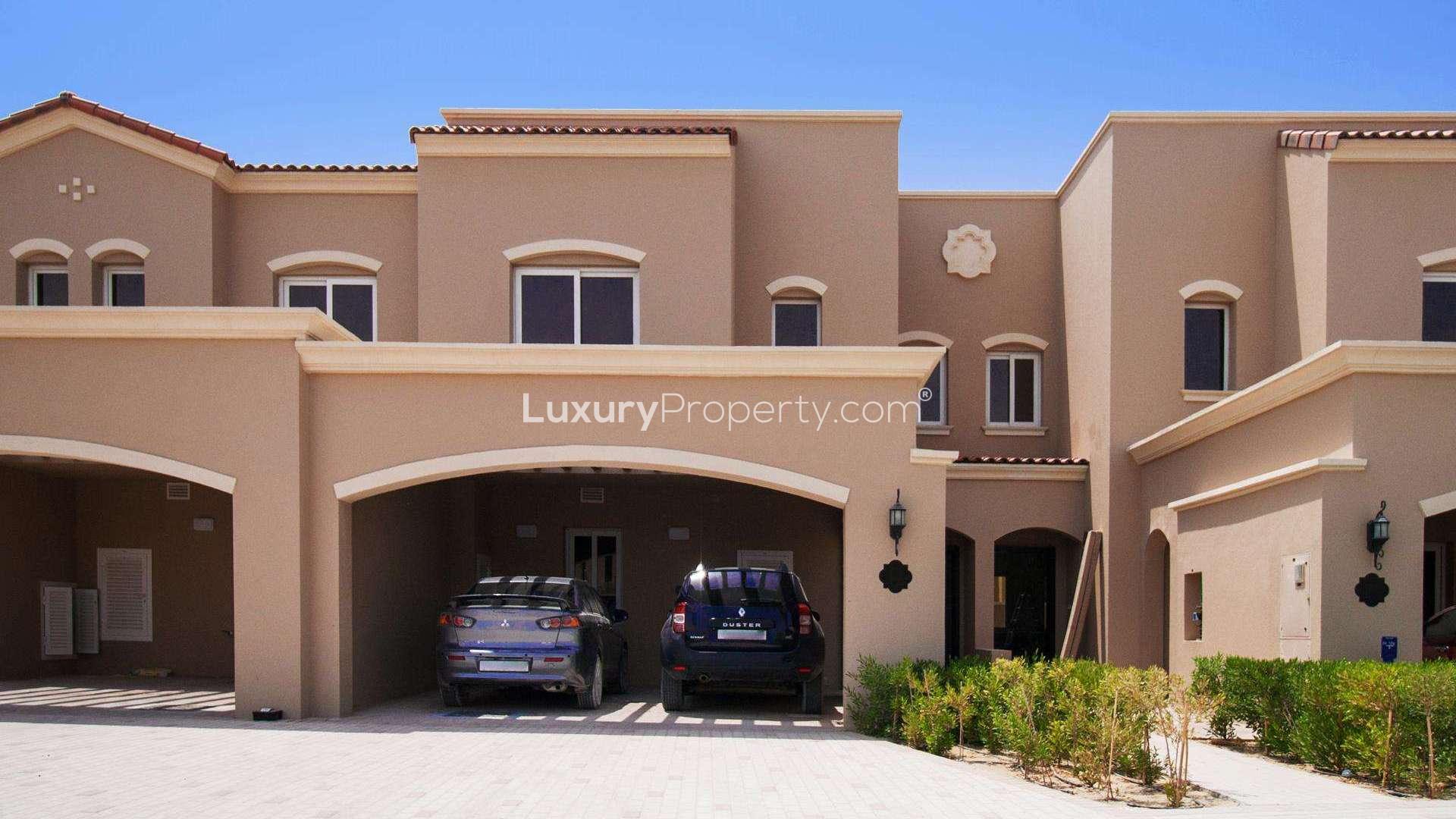 Empty room with window in vacant townhouse, Casa Dora, Serena, for sale