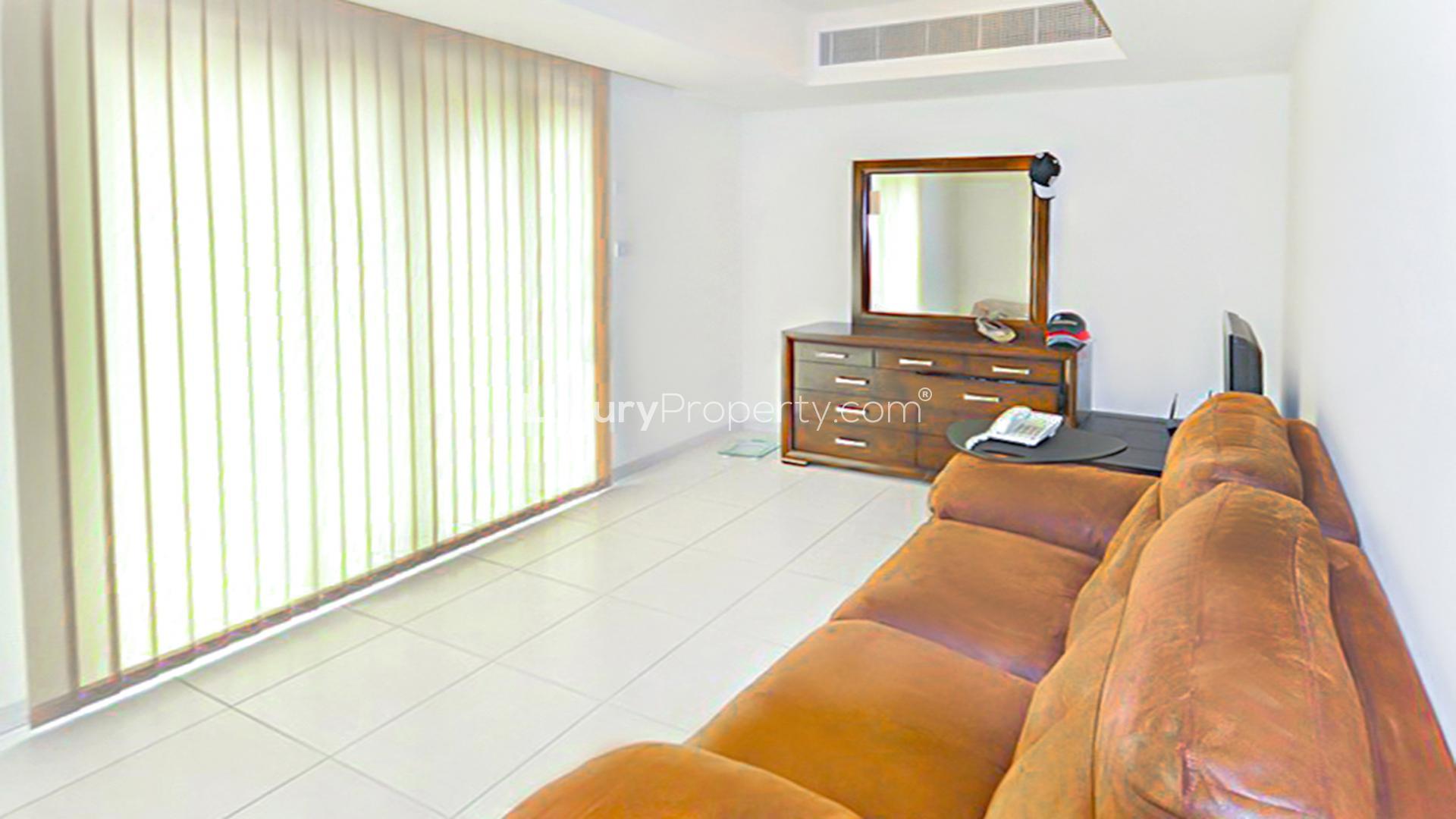 Modern kitchen in 3-bedroom villa for sale, Forat, The Lakes, LP14590