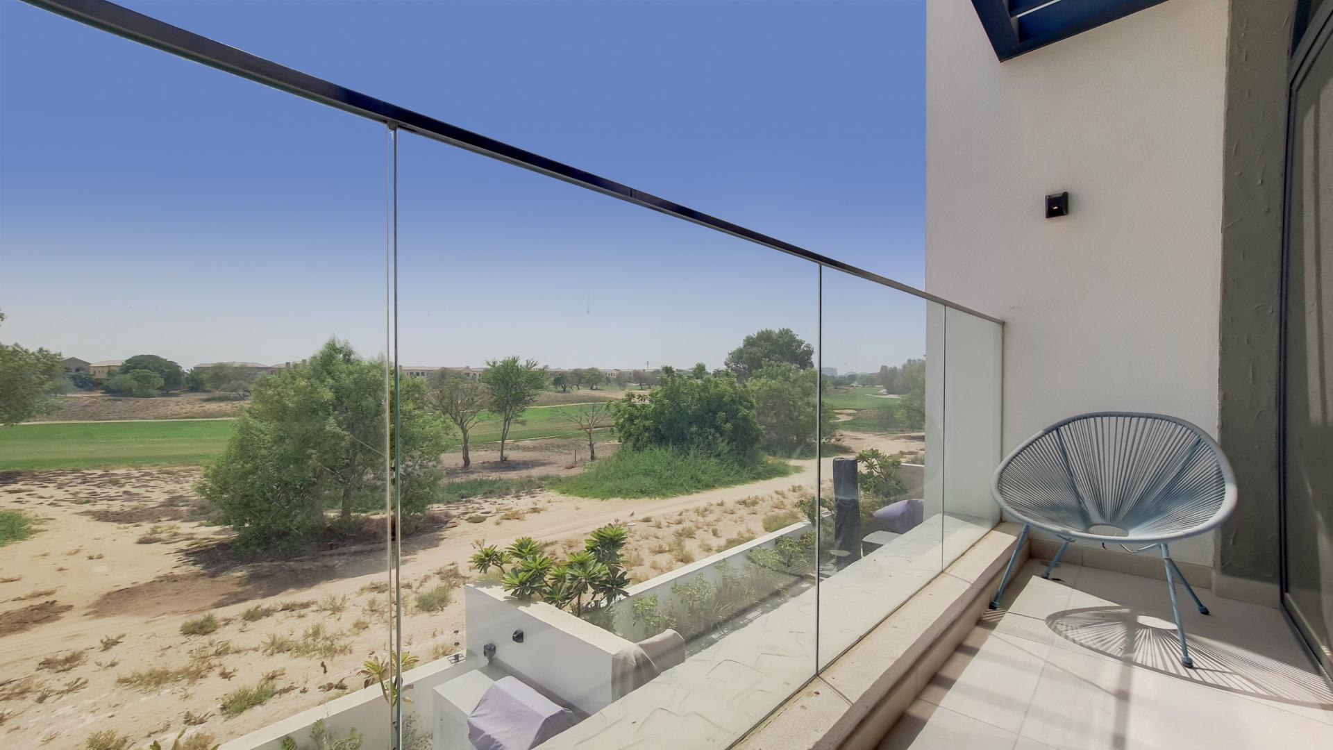 Furnished living and dining area in Jumeirah Luxury townhouse for rent, Jumeirah Golf Estates