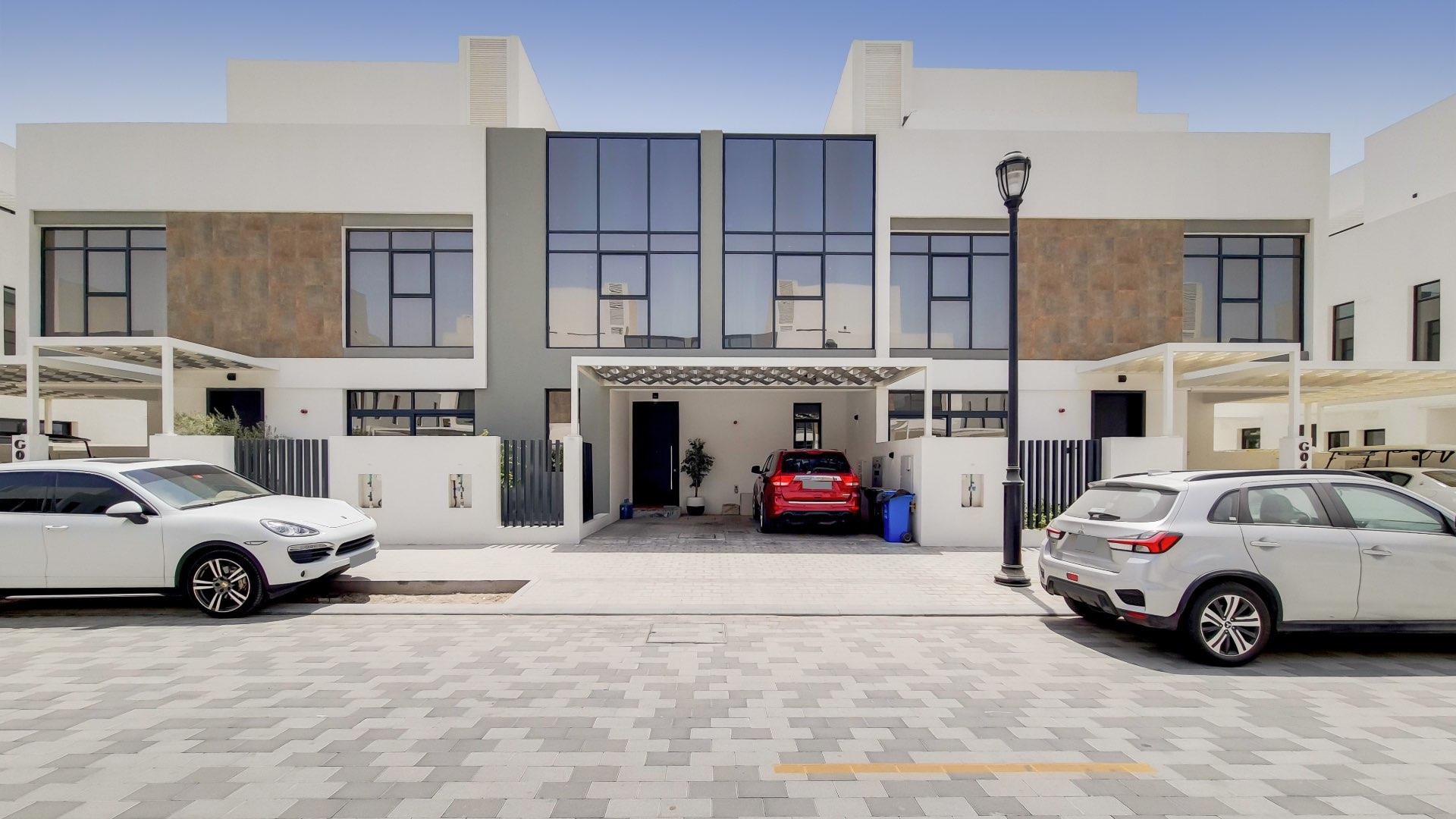 Balcony view from furnished townhouse in Jumeirah Luxury, Jumeirah Golf Estates