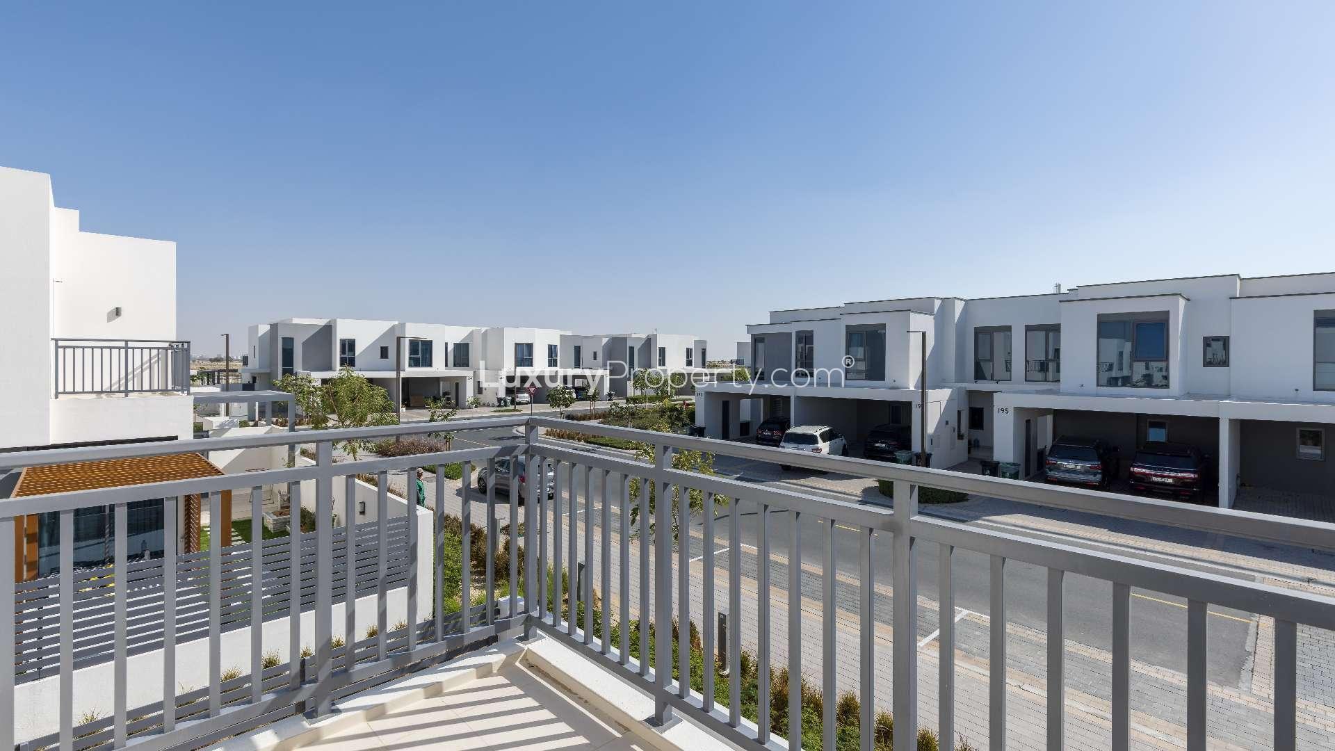 Modern kitchen in 3-bedroom villa, Maple 3, Dubai Hills Estate, available for rent