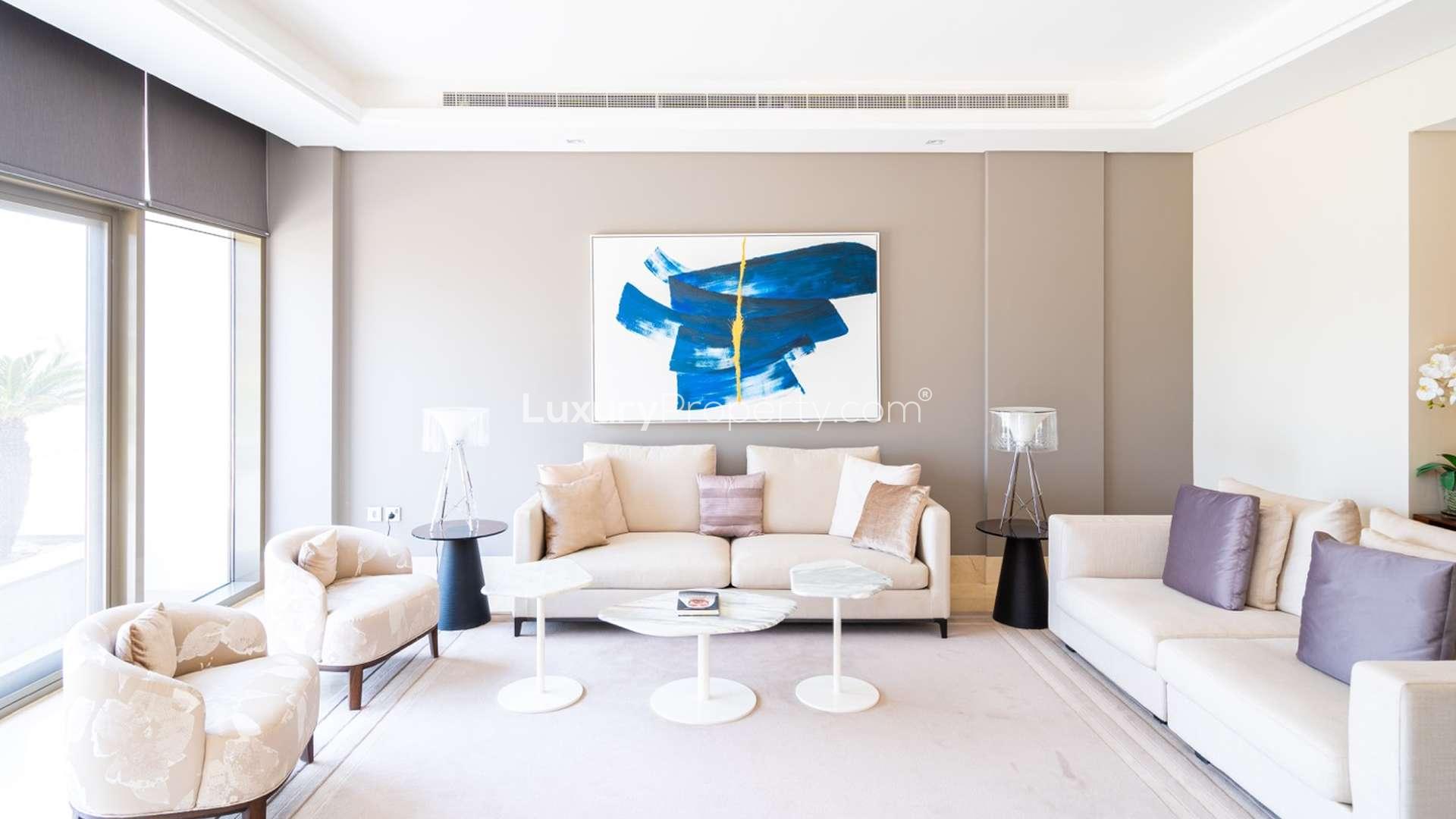 Modern kitchen in 3-bedroom townhouse at The 8 Residence, Palm Jumeirah