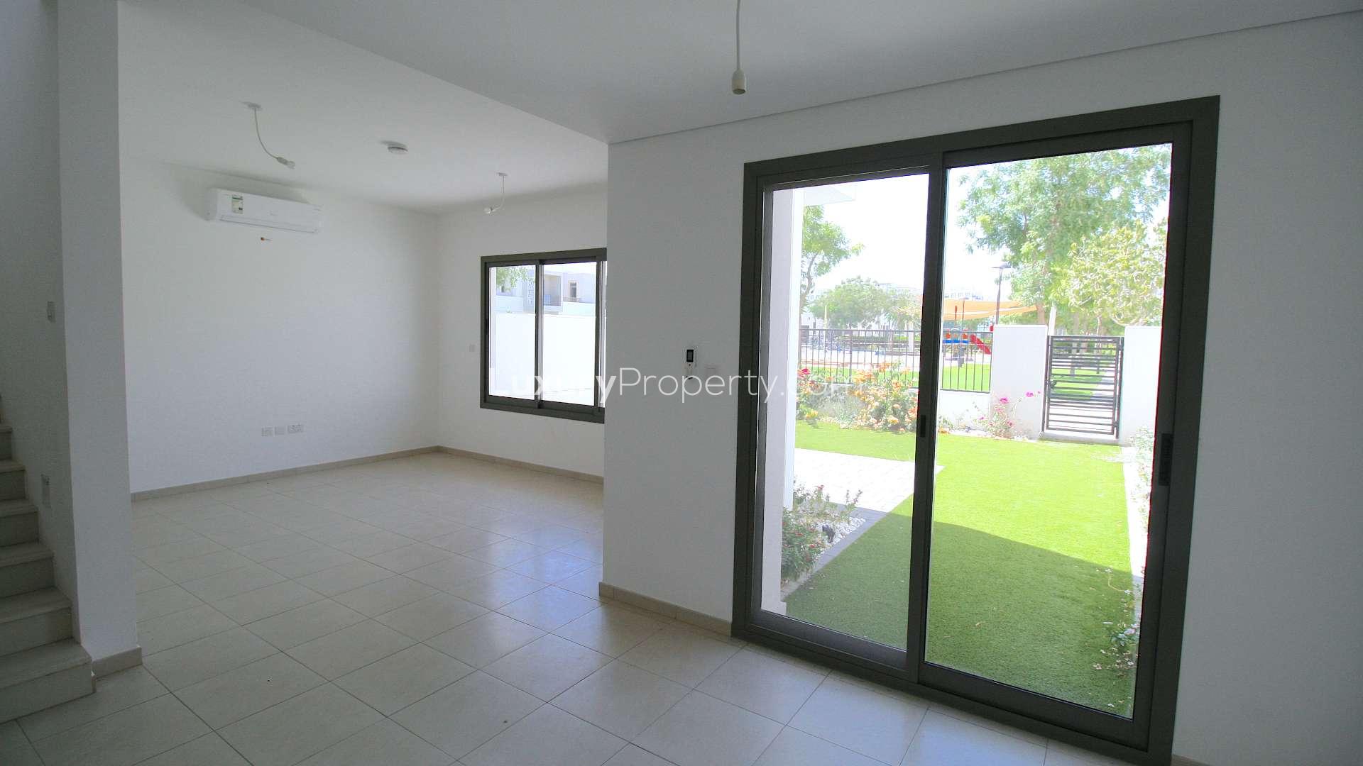 Modern kitchen in spacious 3-bedroom townhouse, Zahra Townhouses, Town Square, Dubai