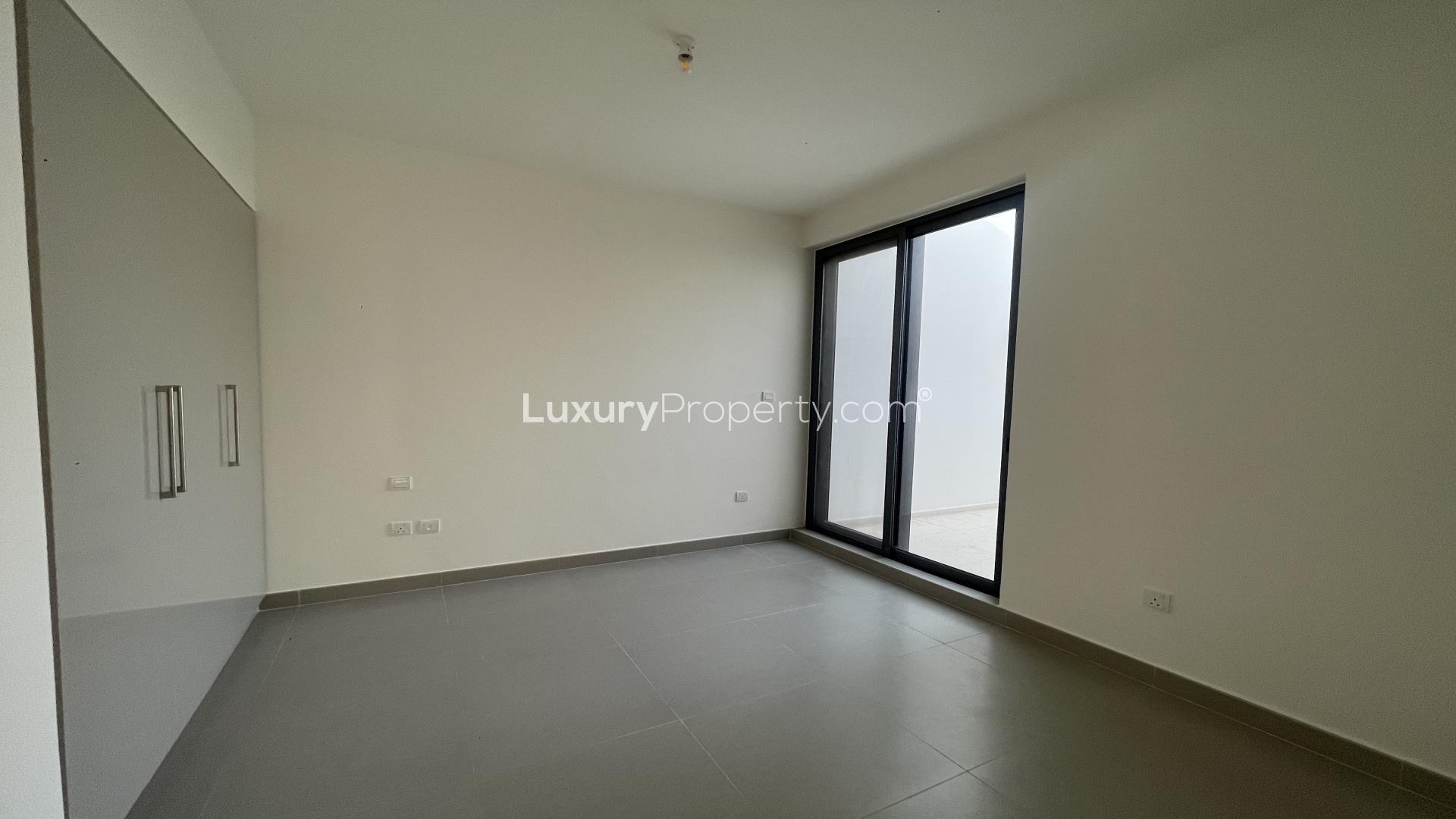 Spacious walk-in closet in 3-bedroom villa, Dubai Hills Estate, Maple sub-community