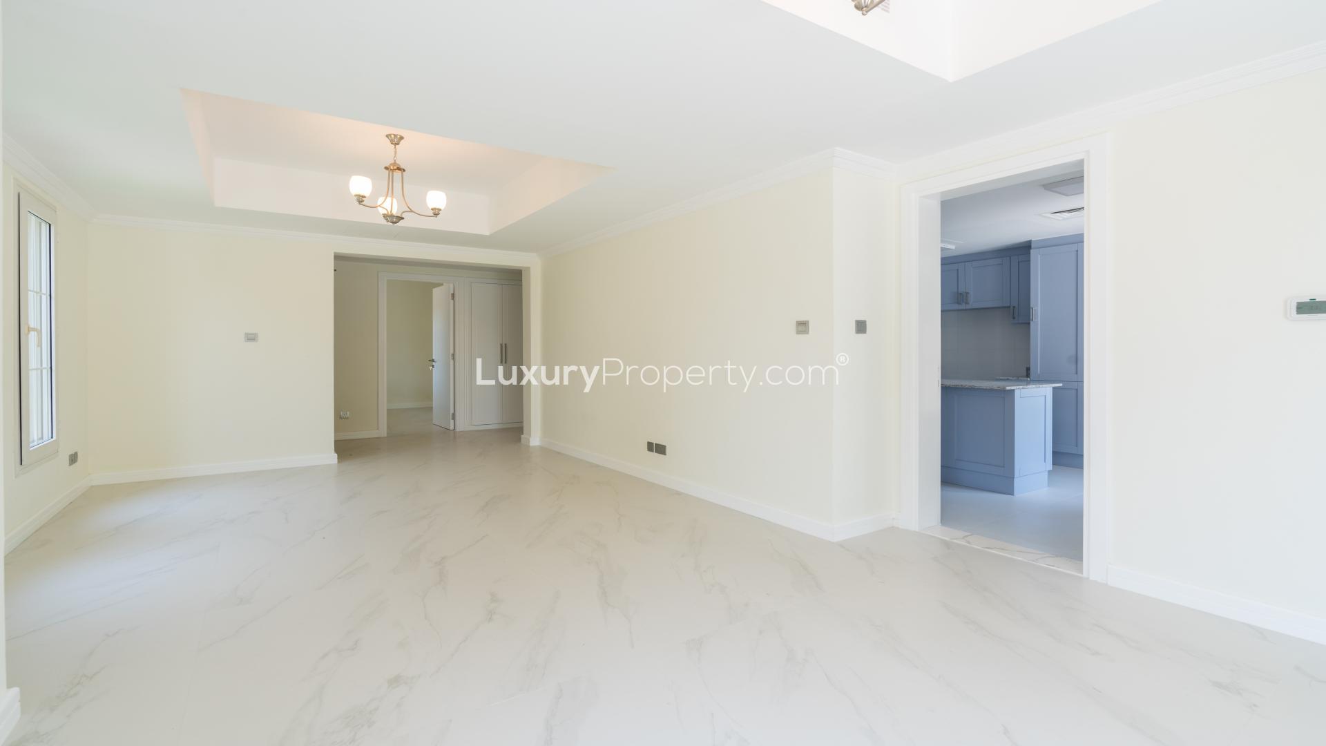 Bright living room in spacious 3-bedroom villa, The Springs 4, Emirates Living