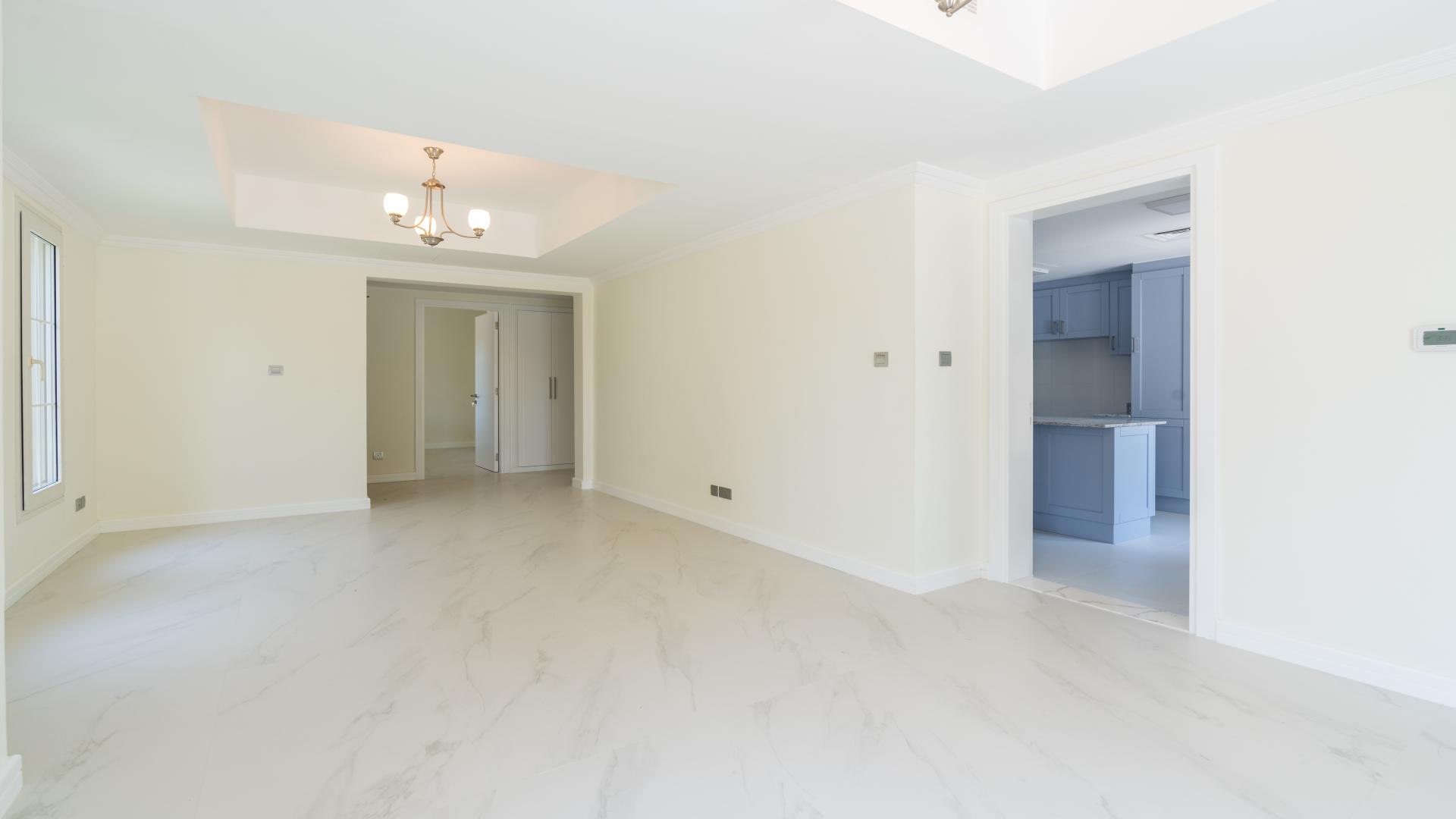 Bright living room in spacious 3-bedroom villa, The Springs 4, Emirates Living