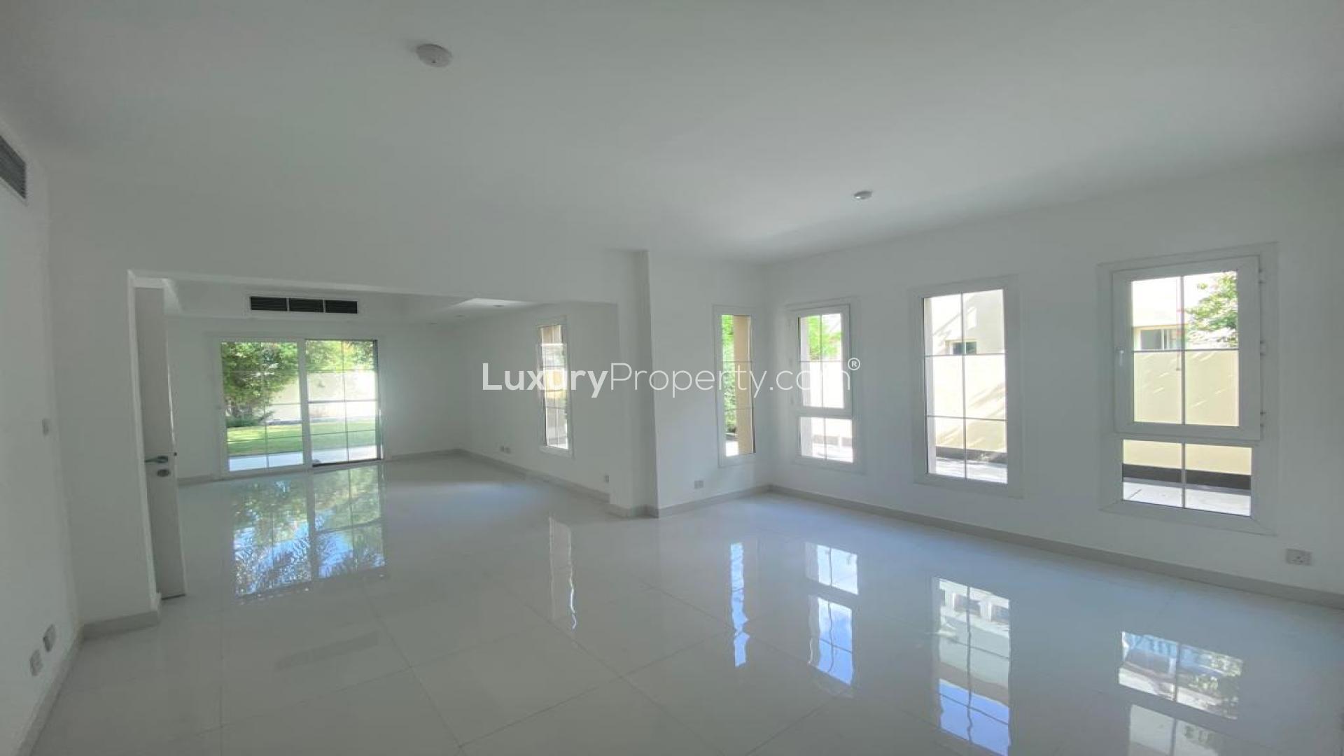 Beautiful villa garden with palm tree in Springs 15, The Springs community