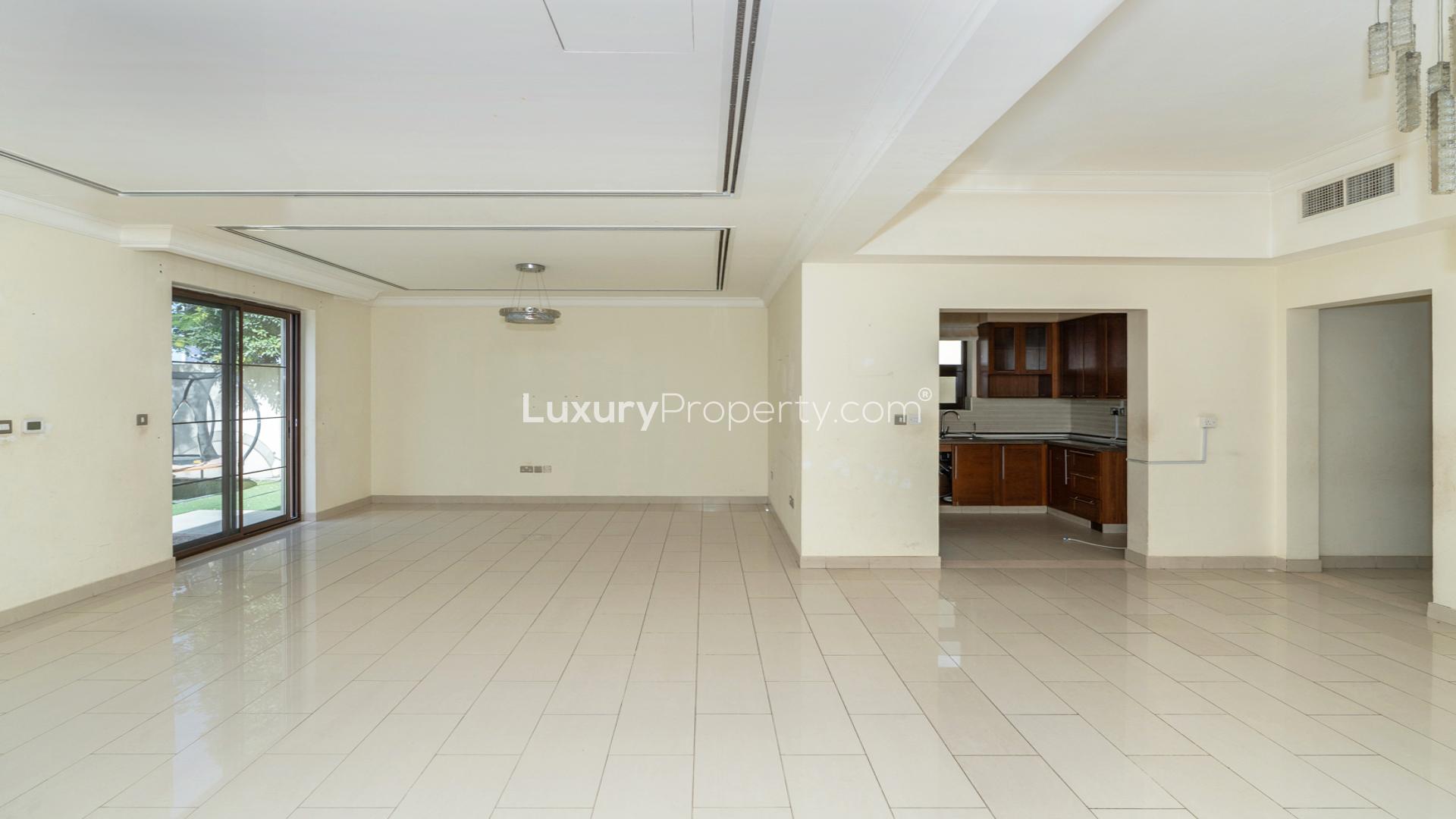 Spacious living room in Arabian Ranches 2 villa for rent, Casa community, LP44288