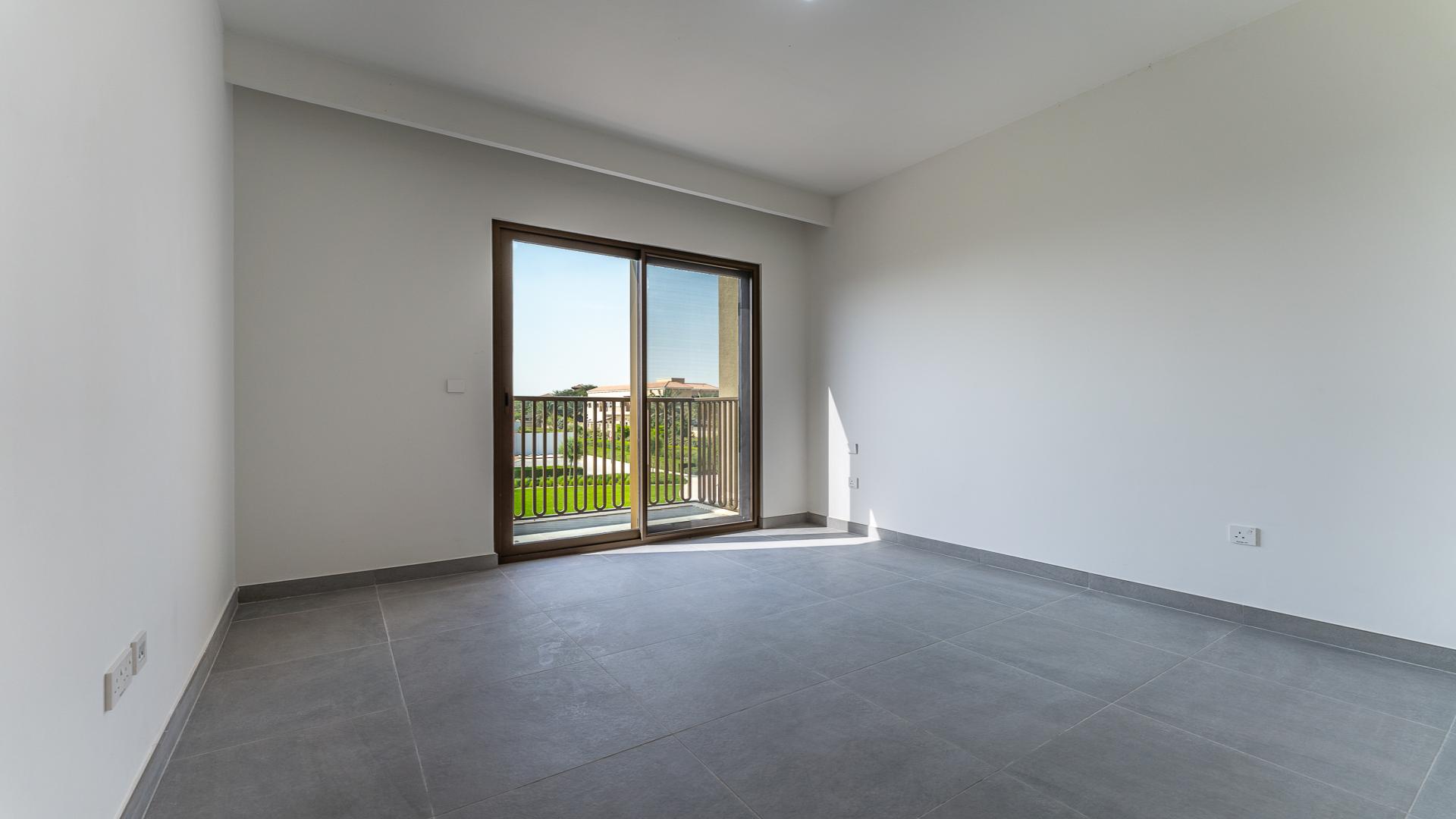 Modern kitchen in La Violeta villa, Villanova. Spacious countertops and wooden cabinetry