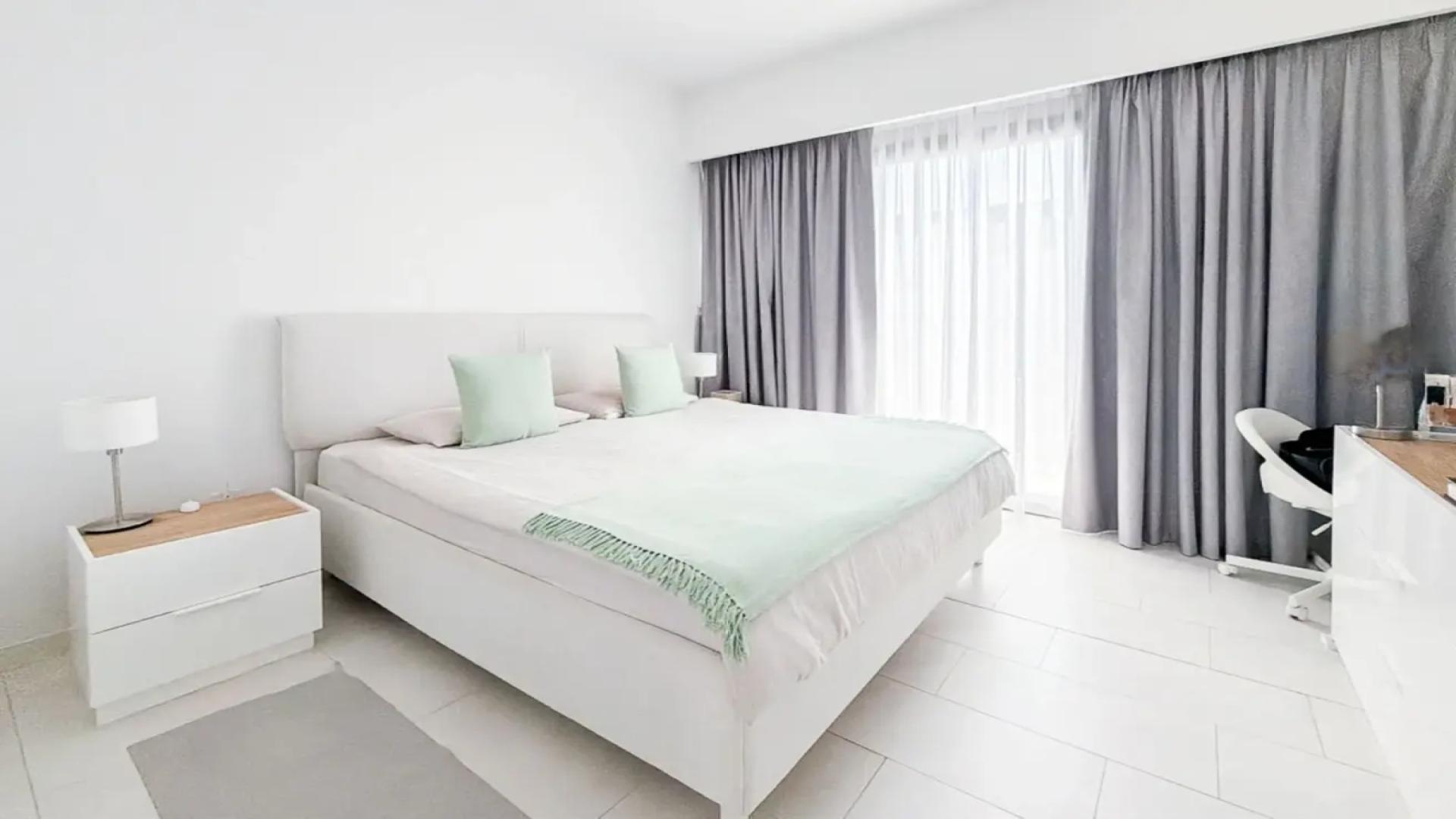 Fully furnished living room in La Rosa 6 villa, Villanova, available for rent