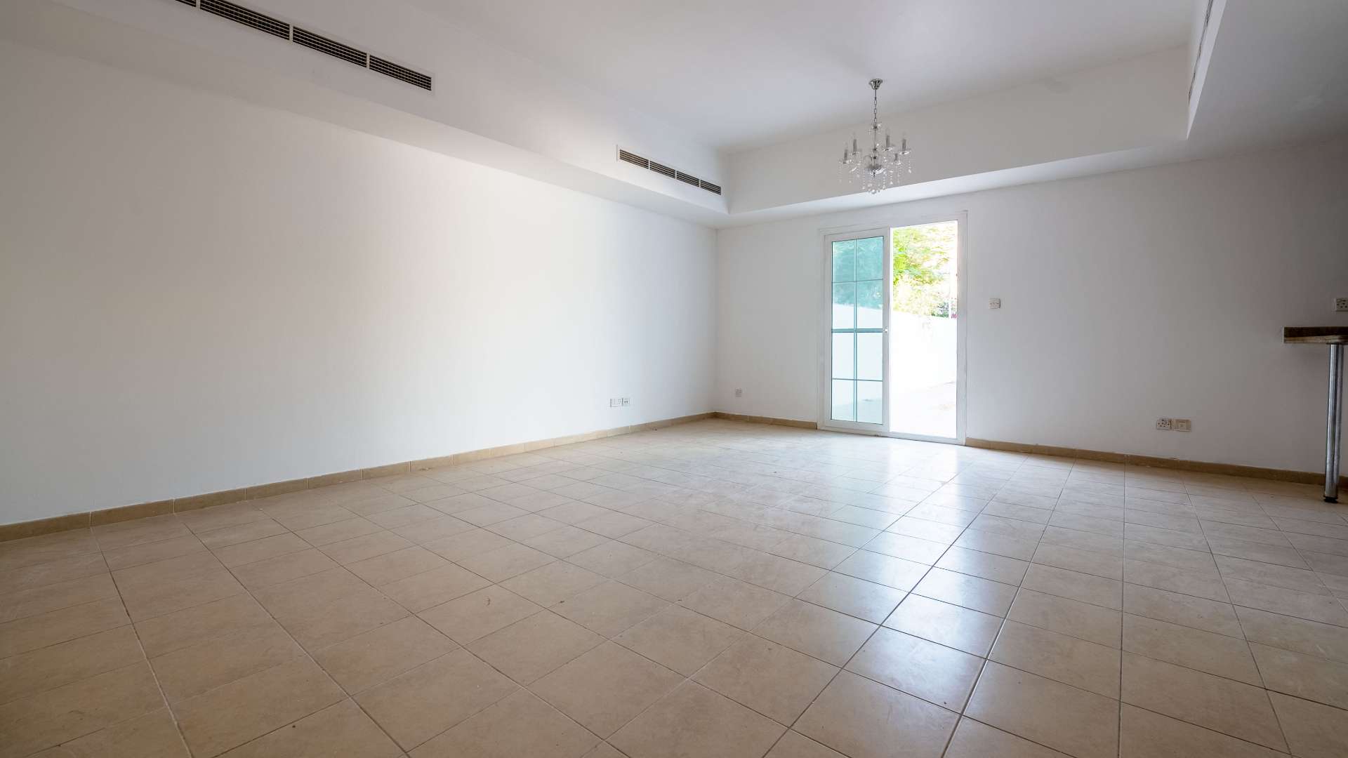 Upgraded townhouse garden with patio in Al Reem 1, Arabian Ranches for rent