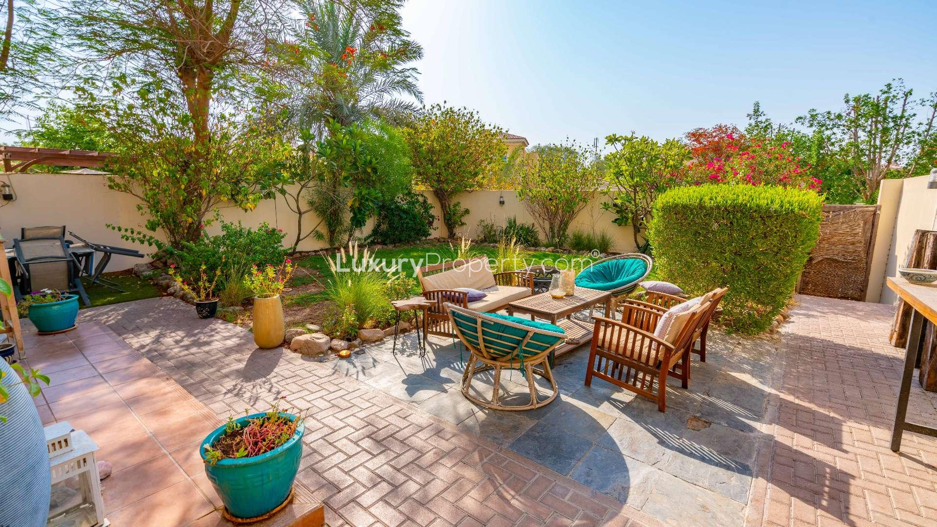 Bright living area in 3-bedroom villa, Al Reem 1, Arabian Ranches, with modern decor