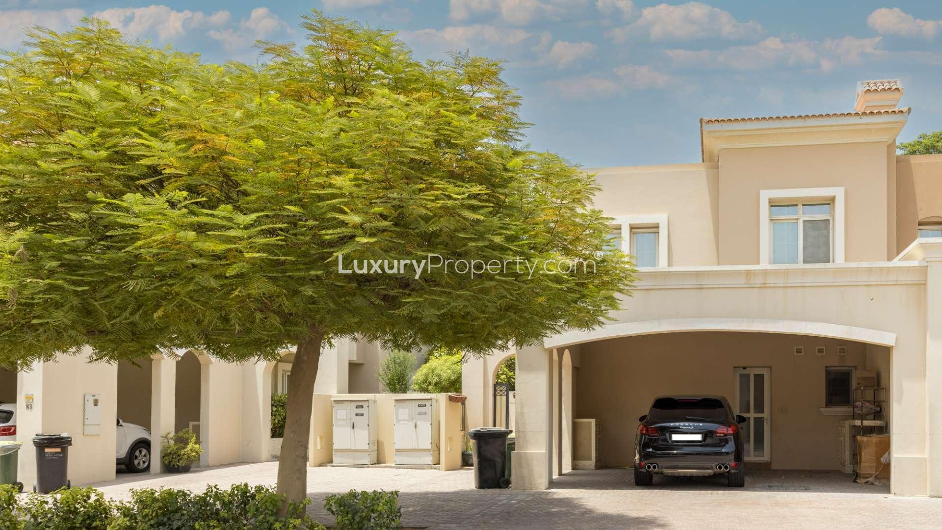 Single Row Villa in Al Reem, Arabian Ranches with Covered Parking and Lush Surroundings