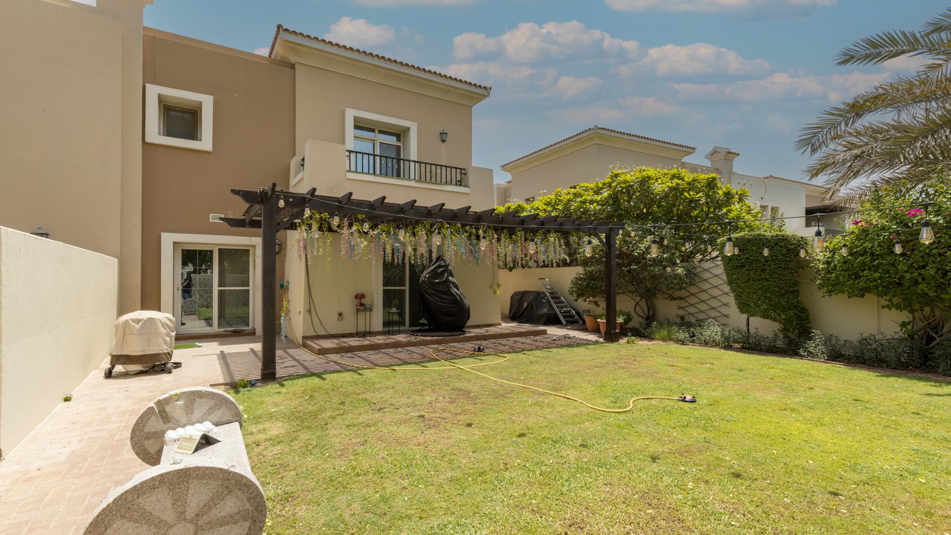 Single Row Villa with Spacious Backyard in Al Reem, Arabian Ranches for Rent