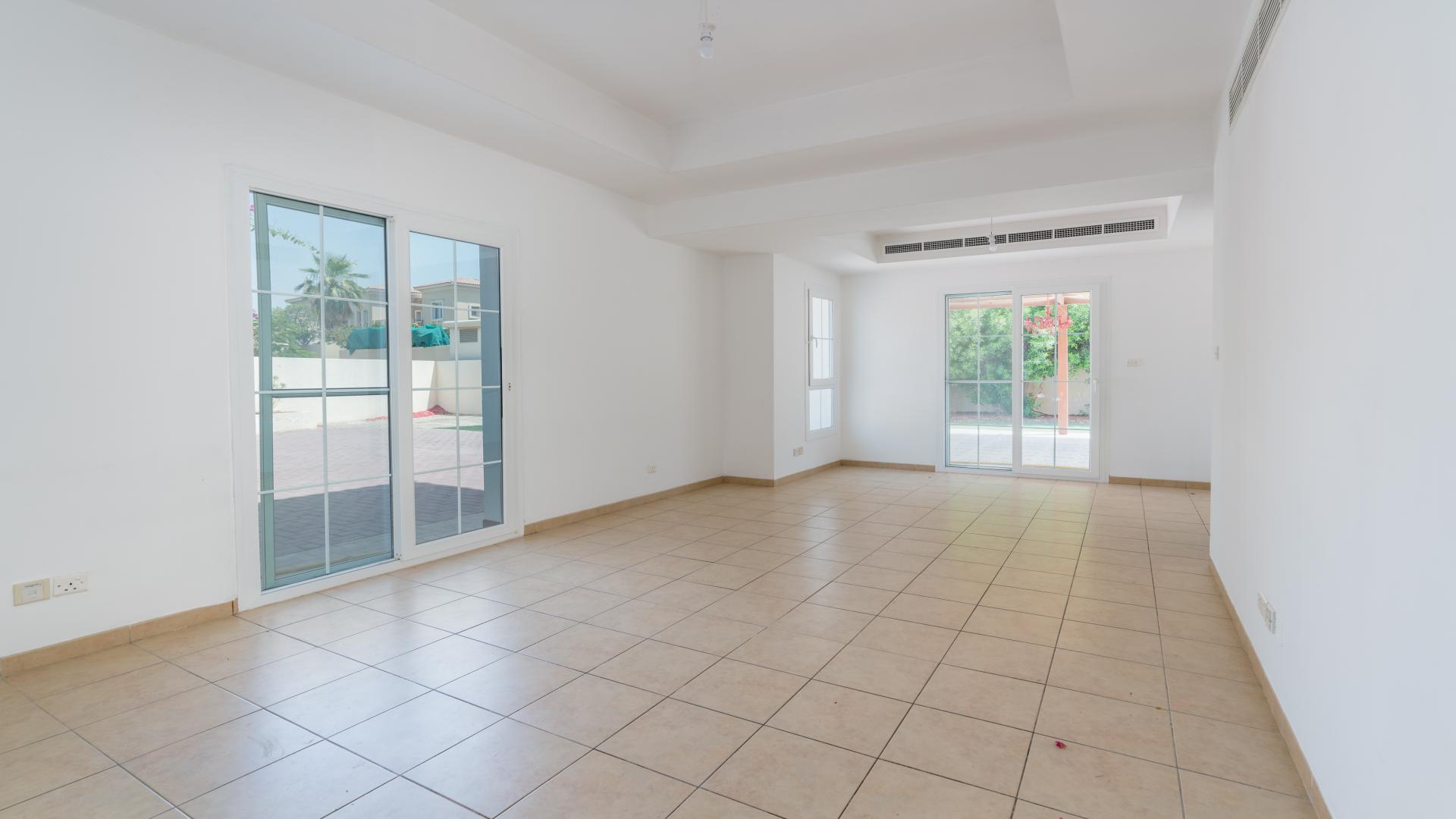 Elegant villa patio with pergola in Al Reem, Arabian Ranches, available for rent