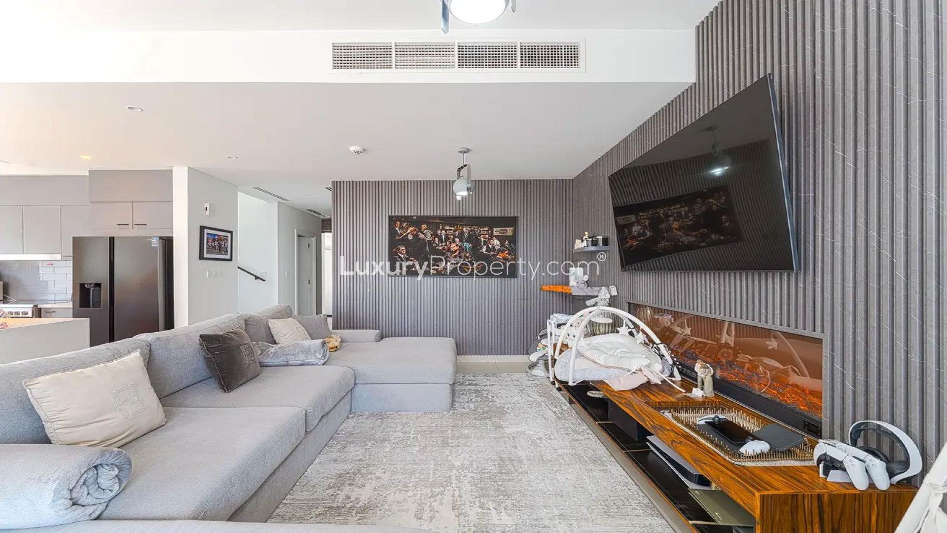 Modern kitchen and dining area in luxury 3-bedroom villa, Dubai Hills Estate, for rent